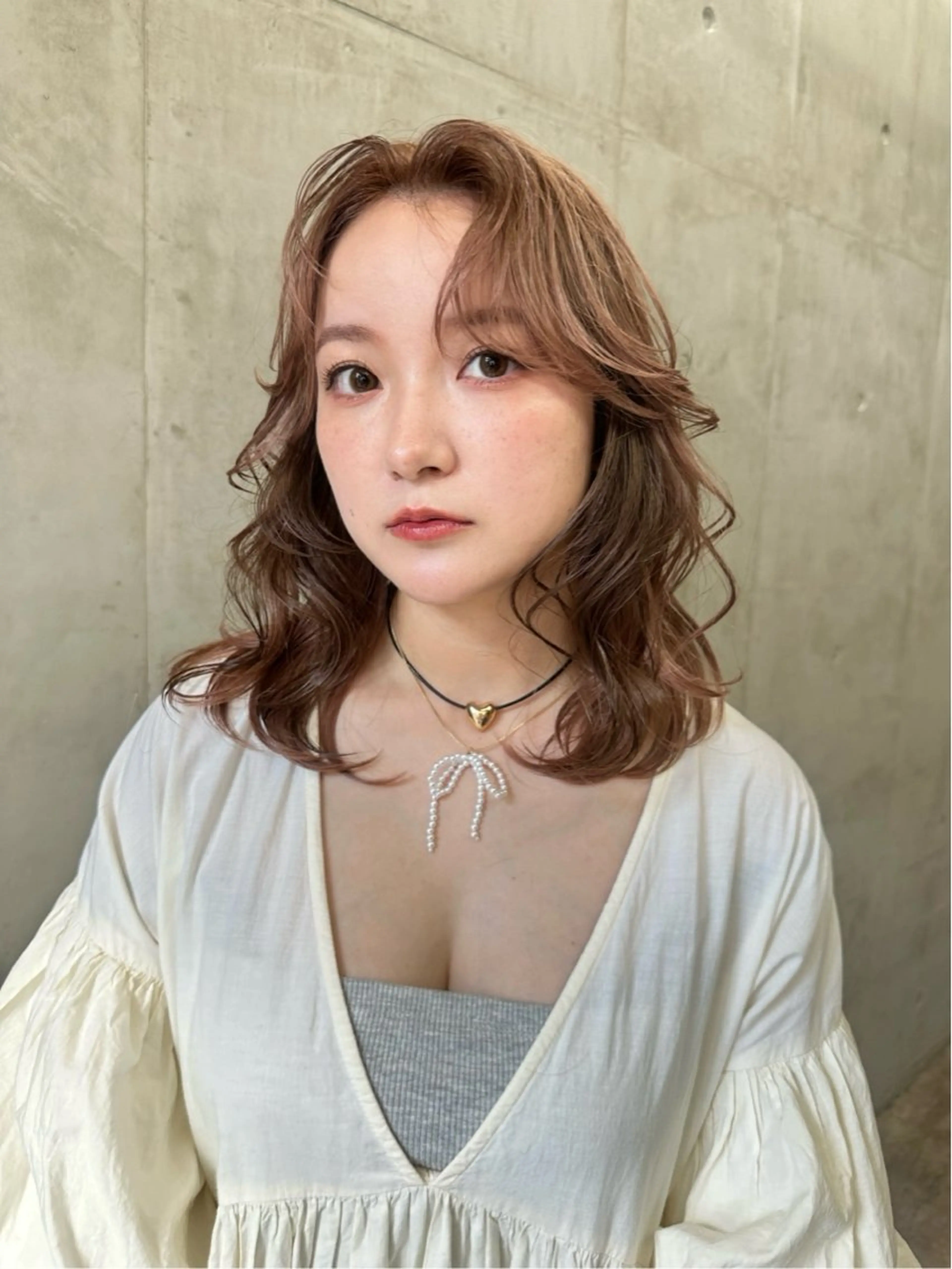 ミディアム カラー ベージュカラー ブラウンカラー イヤリングカラー ピンクカラー ピンクベージュ ヘアカラー トリートメント カットモデル募集中 ／HARUKA🎀のヘアスタイル