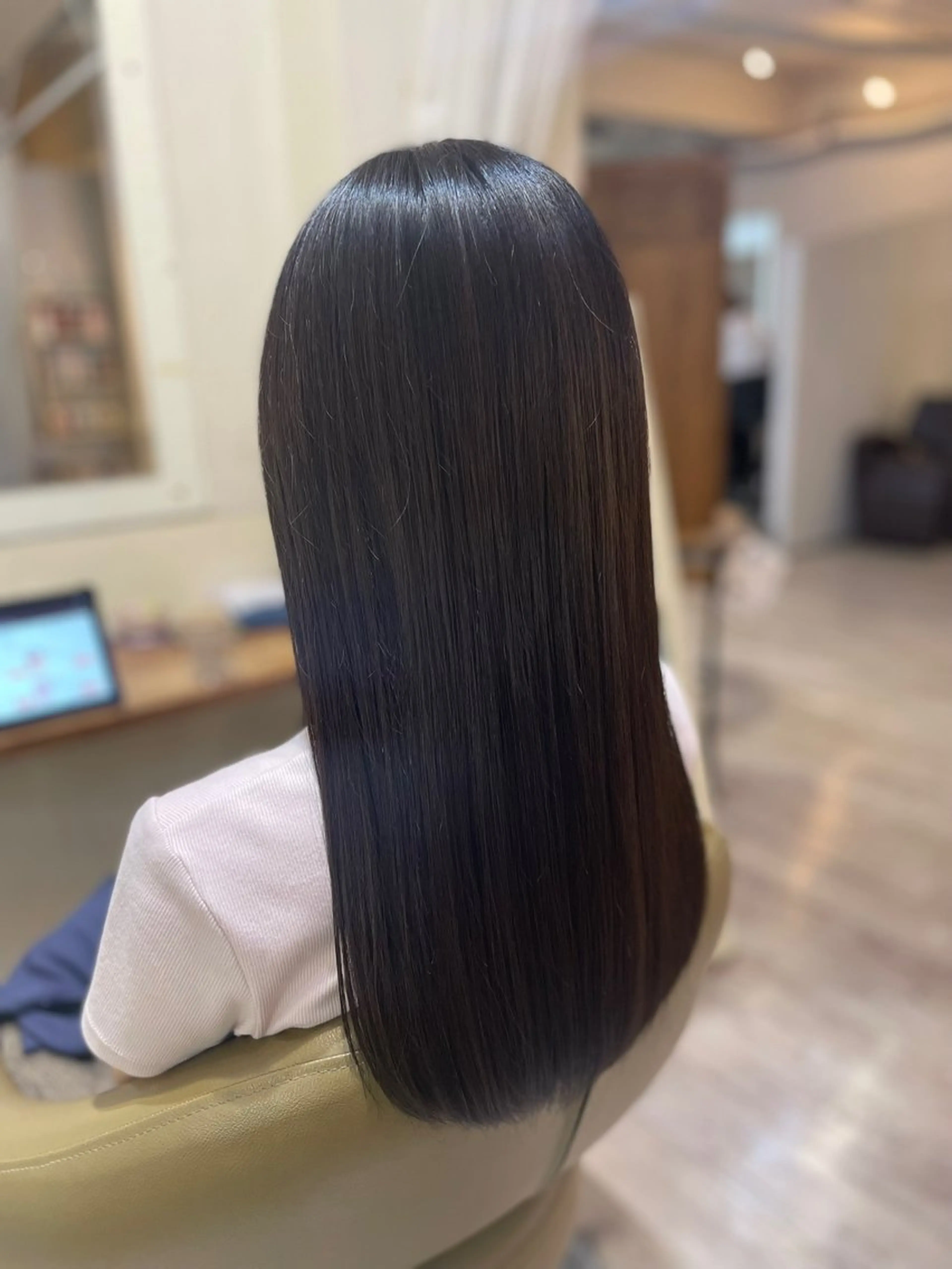 セミロング カット ヘアカラー 縮毛矯正 茅野 あゆ美のヘアスタイル