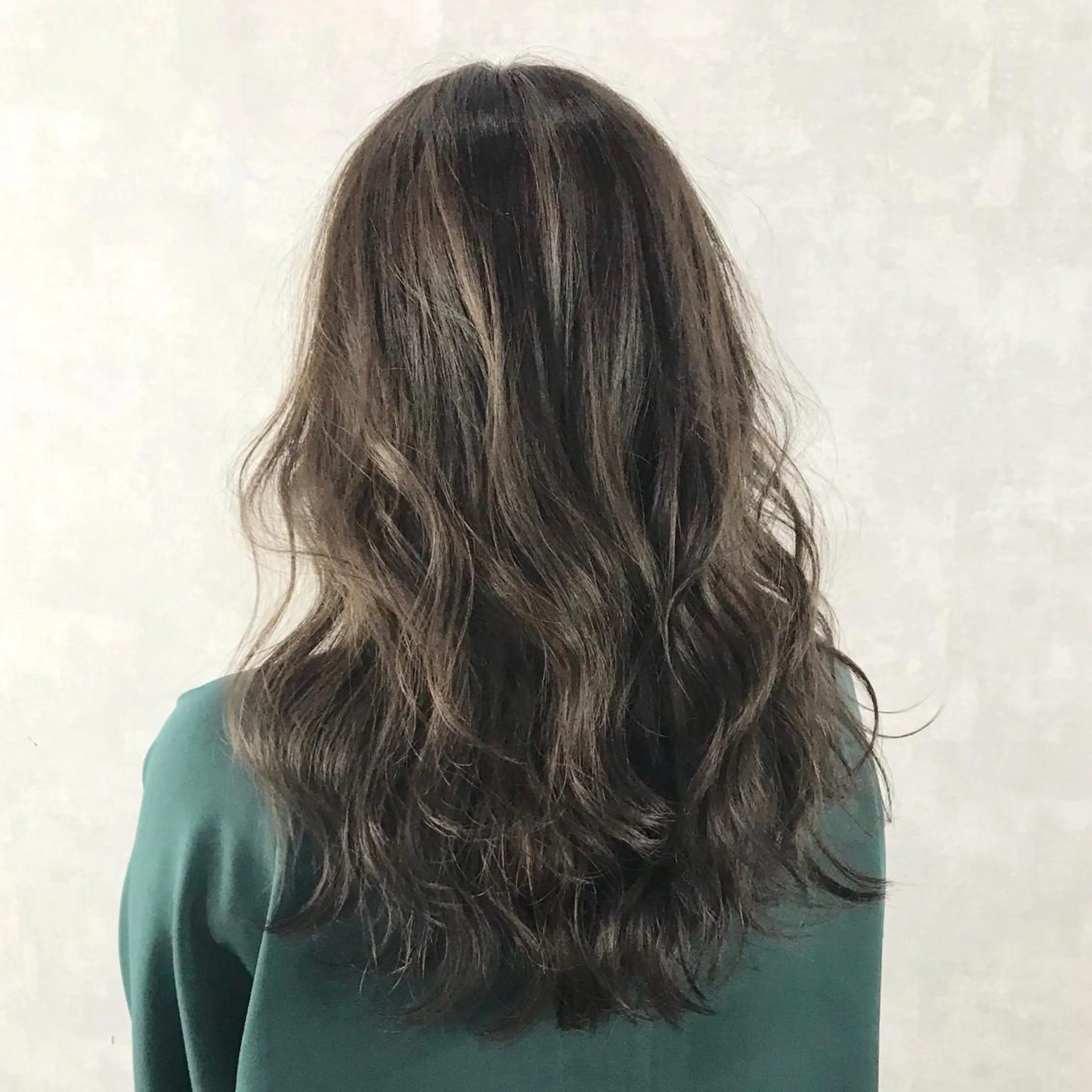 ロング カラー アディクシーカラー アッシュ ブリーチ ブリーチなしカラー ヨシンモリ K-POP好き美容師 🇰🇷Kai.Yのヘアスタイル