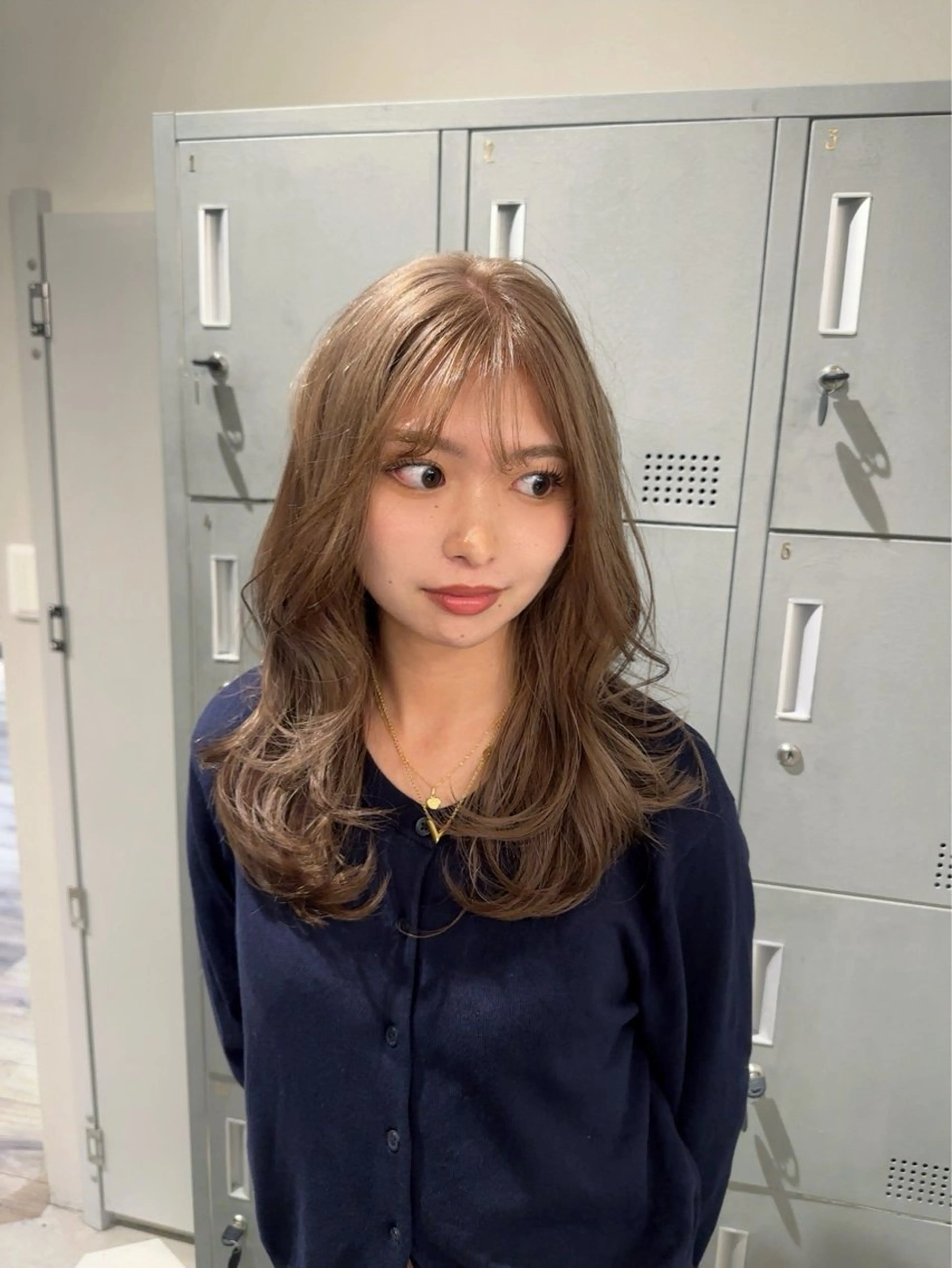 セミロング カラー ヘアカラー 透け感オリーブ/レイ ヤーカット/KaHoのヘアスタイル