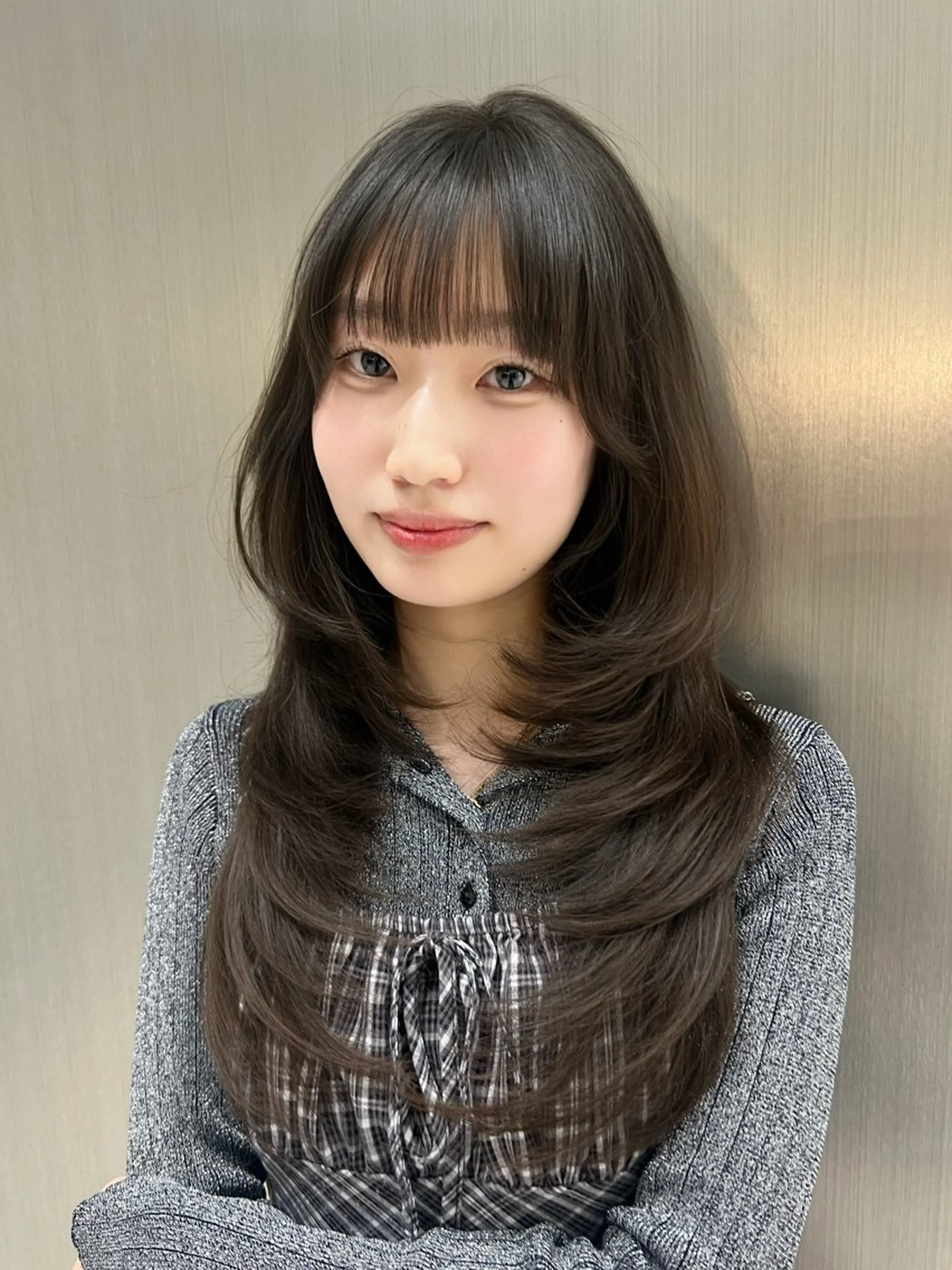 ロング 学生 レイヤーカット トリートメント カット トリートメント SALOWIN天神大名WEST所属・福岡天神/さや 当日予約空きありのヘアスタイル