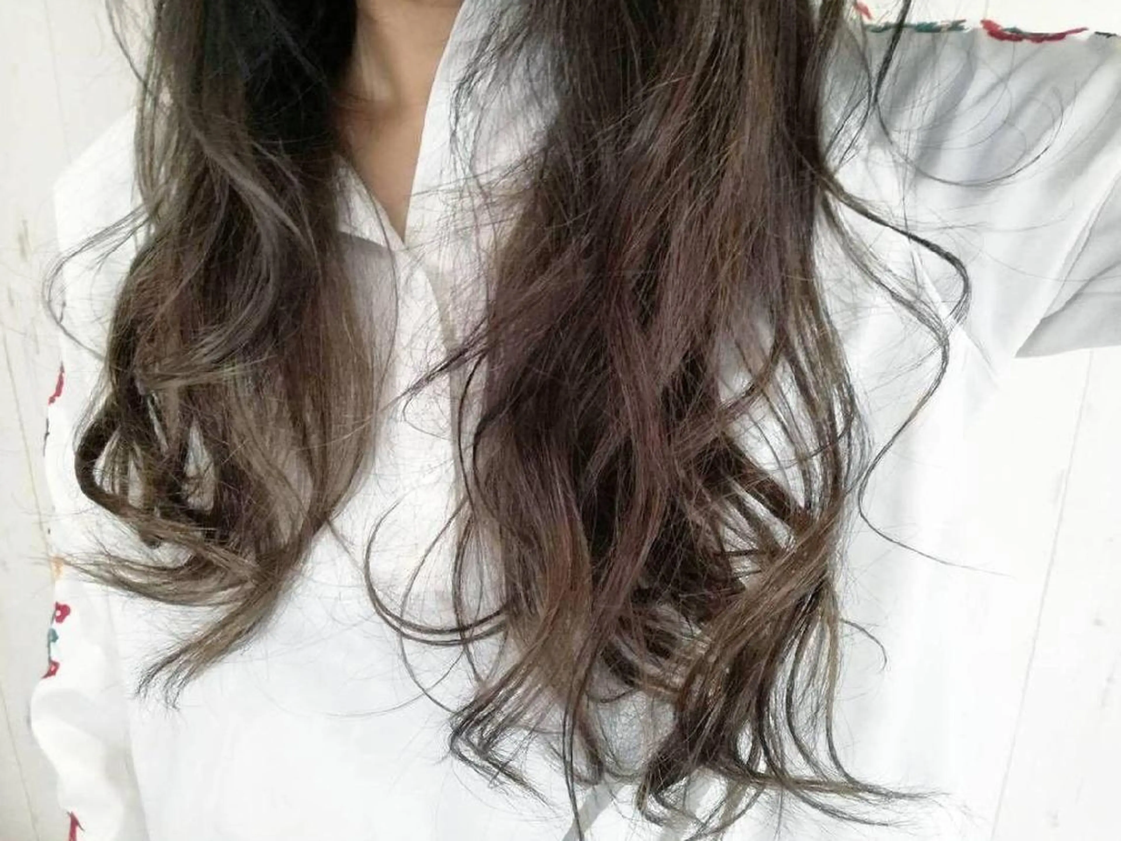 ロング カラー グレージュ ハイライトカラー ハイライト 西川 敏夫のヘアスタイル