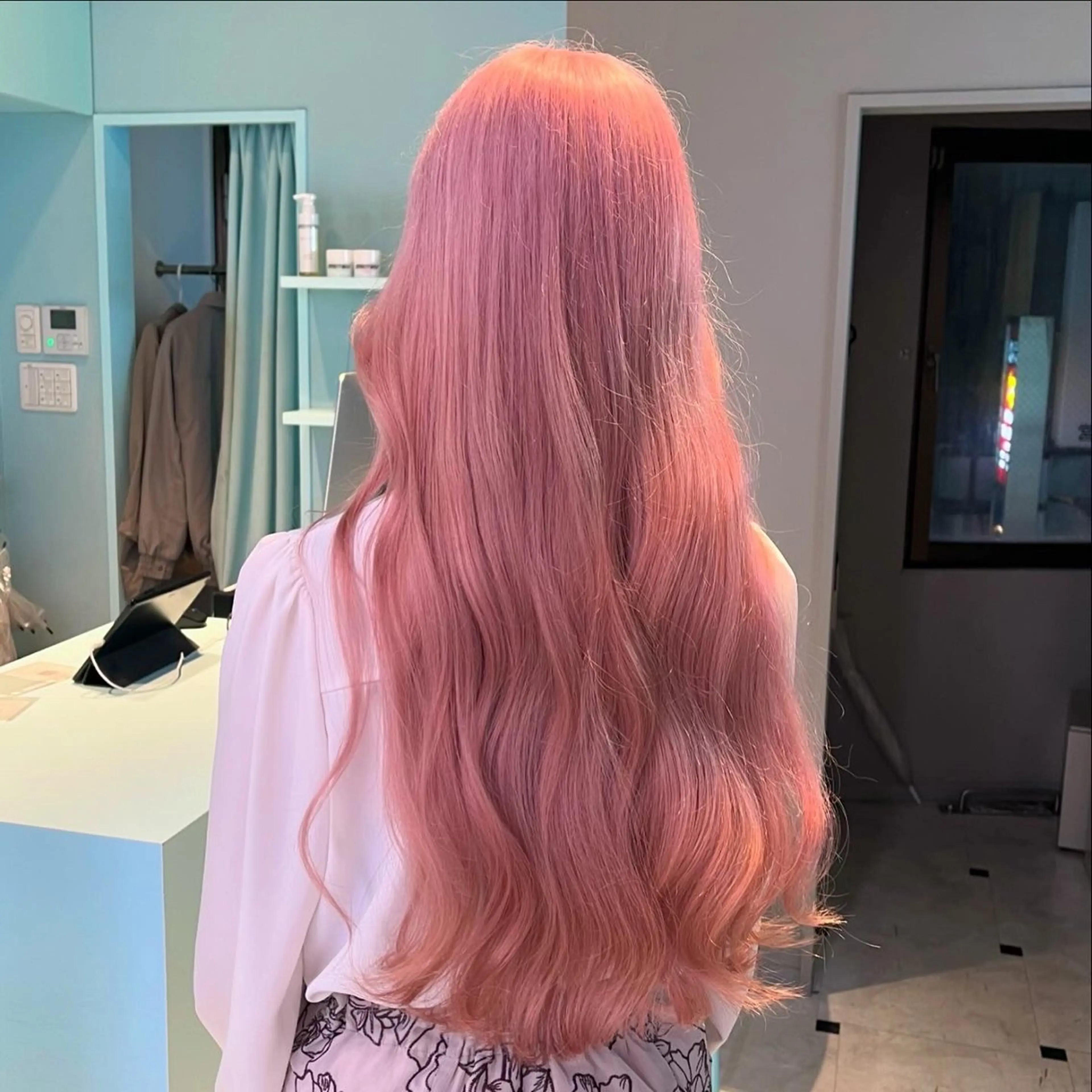 ロング カラー ヘアカラー ブリーチカラー 🩵MIZUKIのヘアスタイル