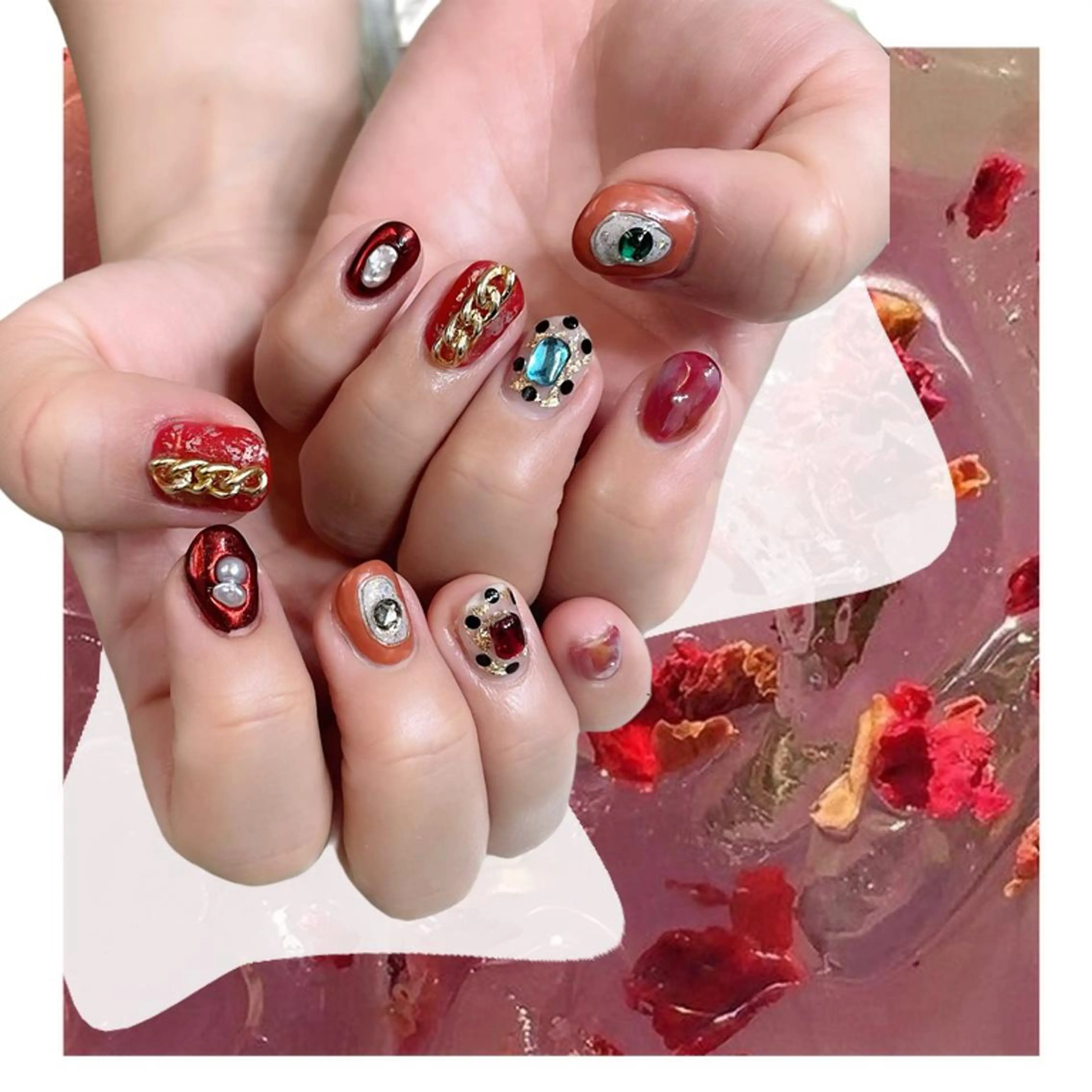 ネイル オーロラネイル 氷ネイル・うるうるネイル 韓国ネイル マグネットネイル ミラーネイル ハンドネイル VOLLMOND nailのネイルデザイン