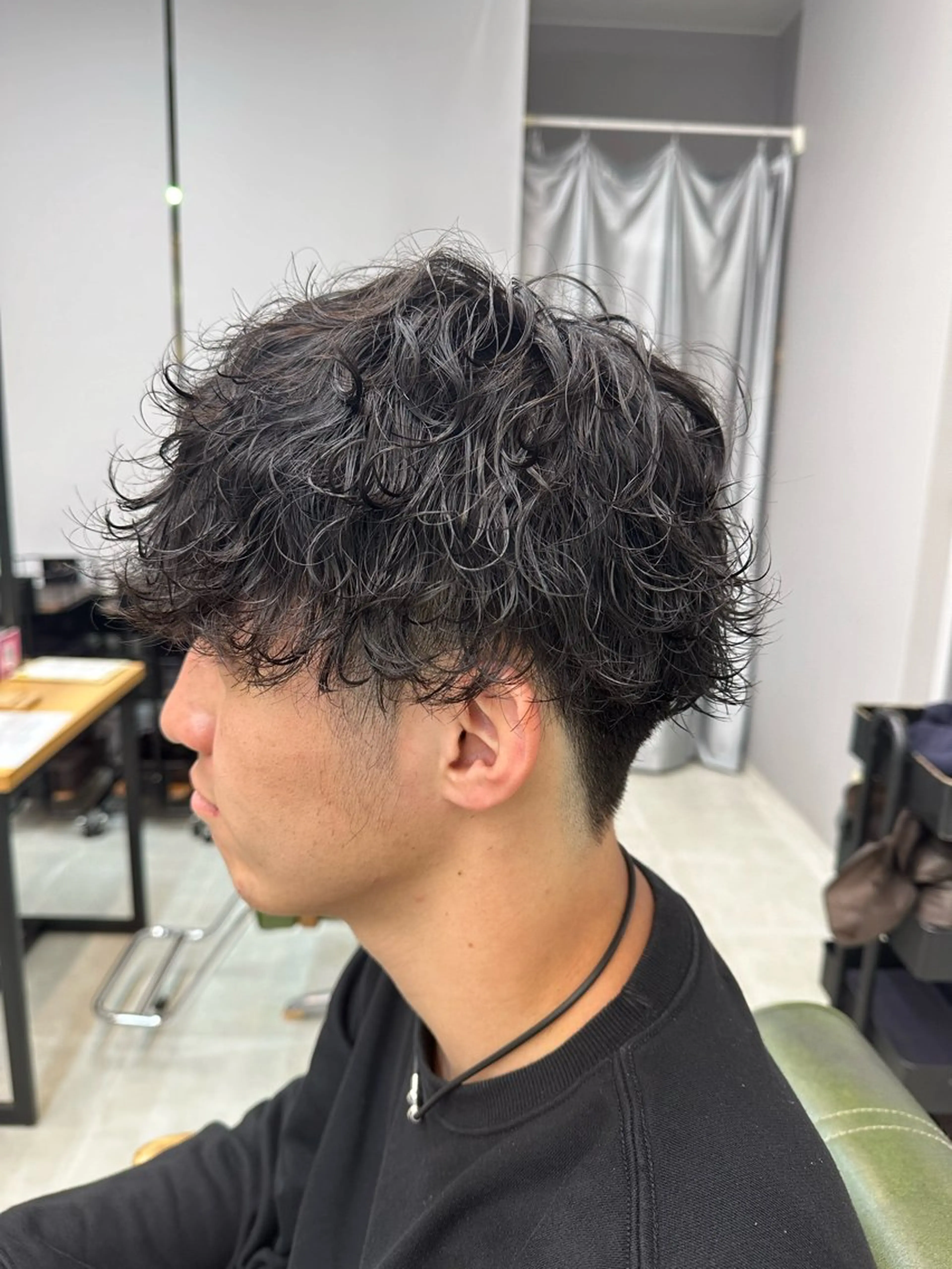 メンズ マッシュ メンズパーマ 波巻きパーマ 髪質改善/韓国風 /岡崎/松尾優依のヘアスタイル