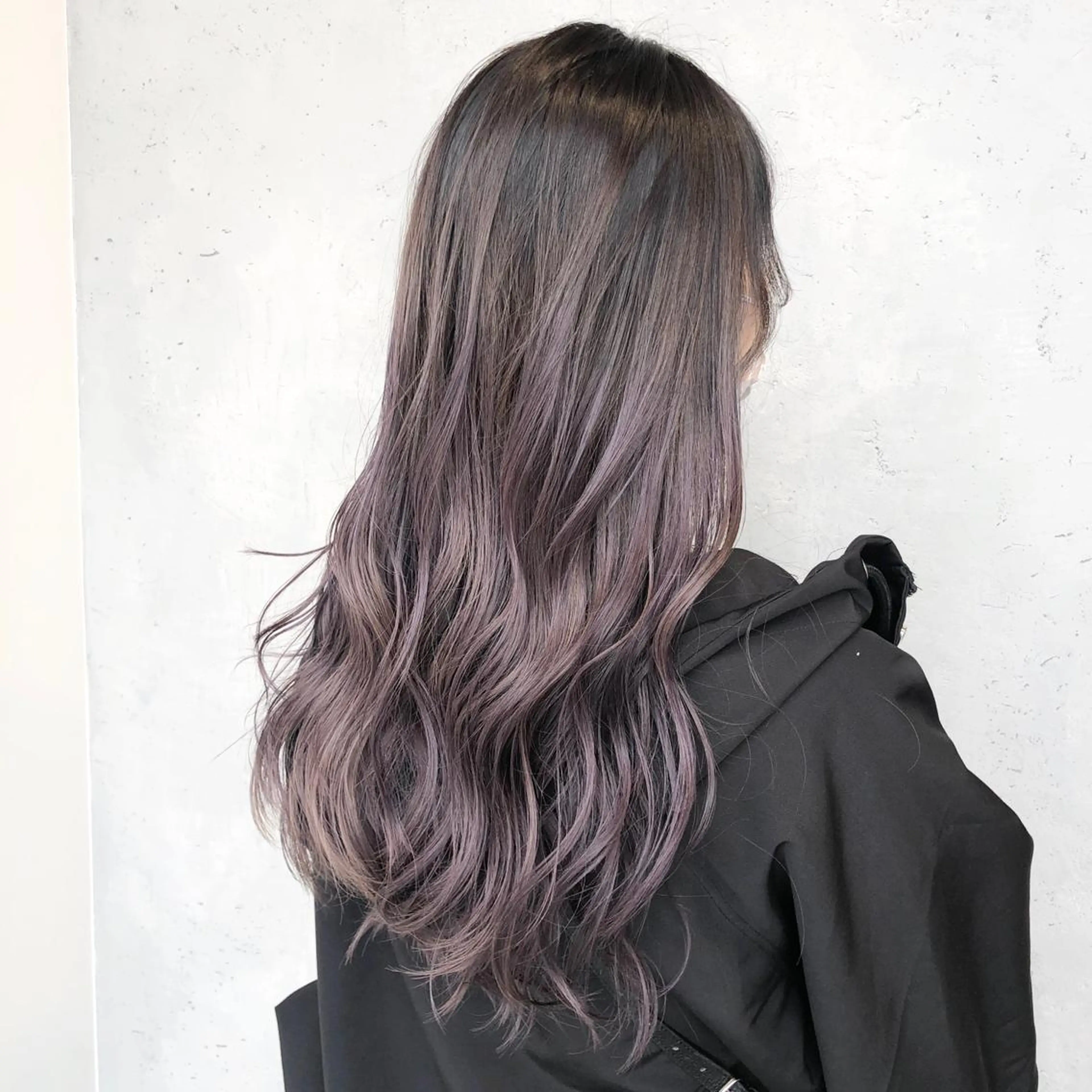 ロング カラー ヘアアレンジ ｲﾝﾅｰｶﾗｰ屋さん 🫧伊藤拓実のヘアスタイル