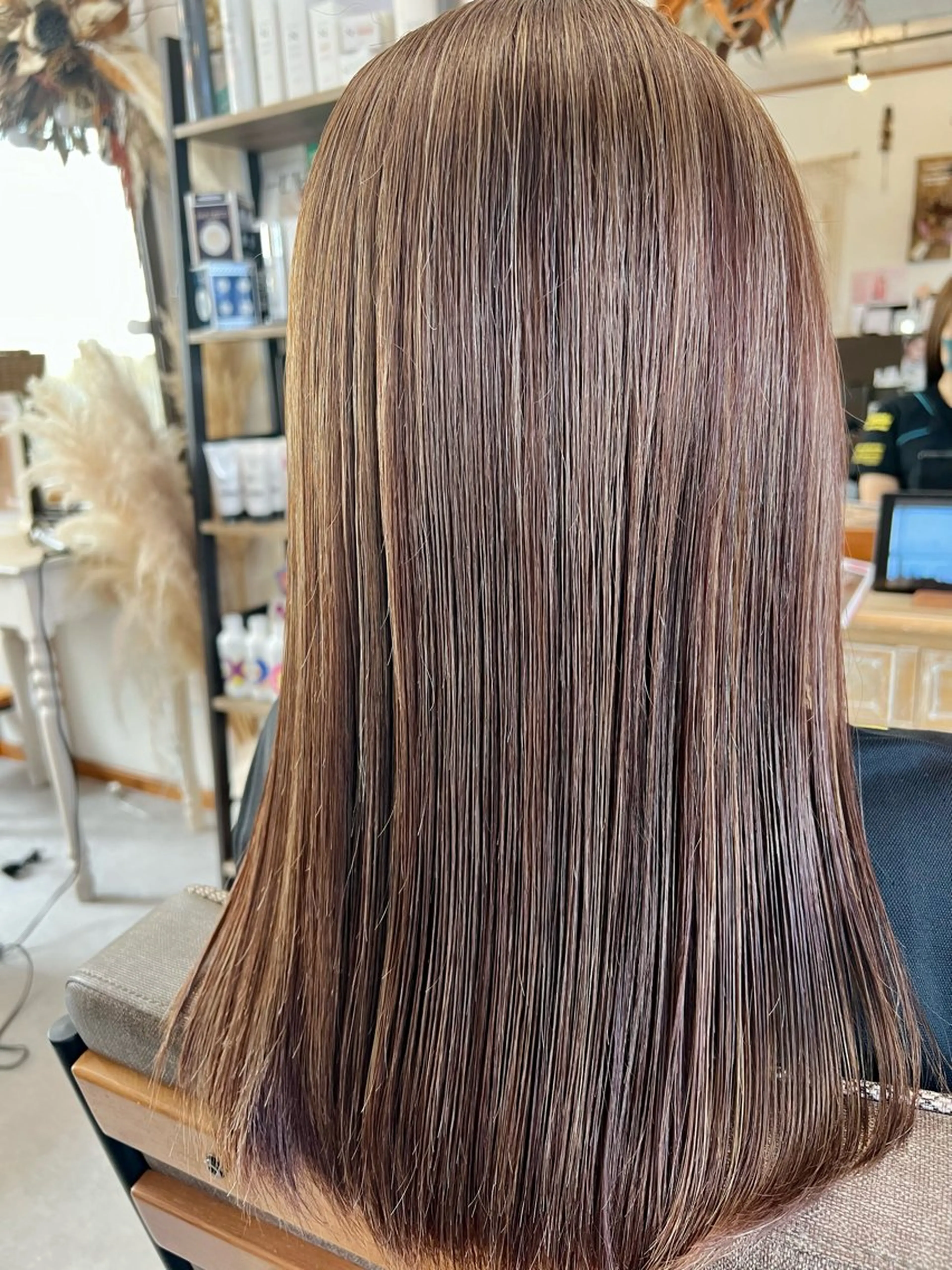 ロング カラー ベージュカラー hair works raptureのヘアスタイル