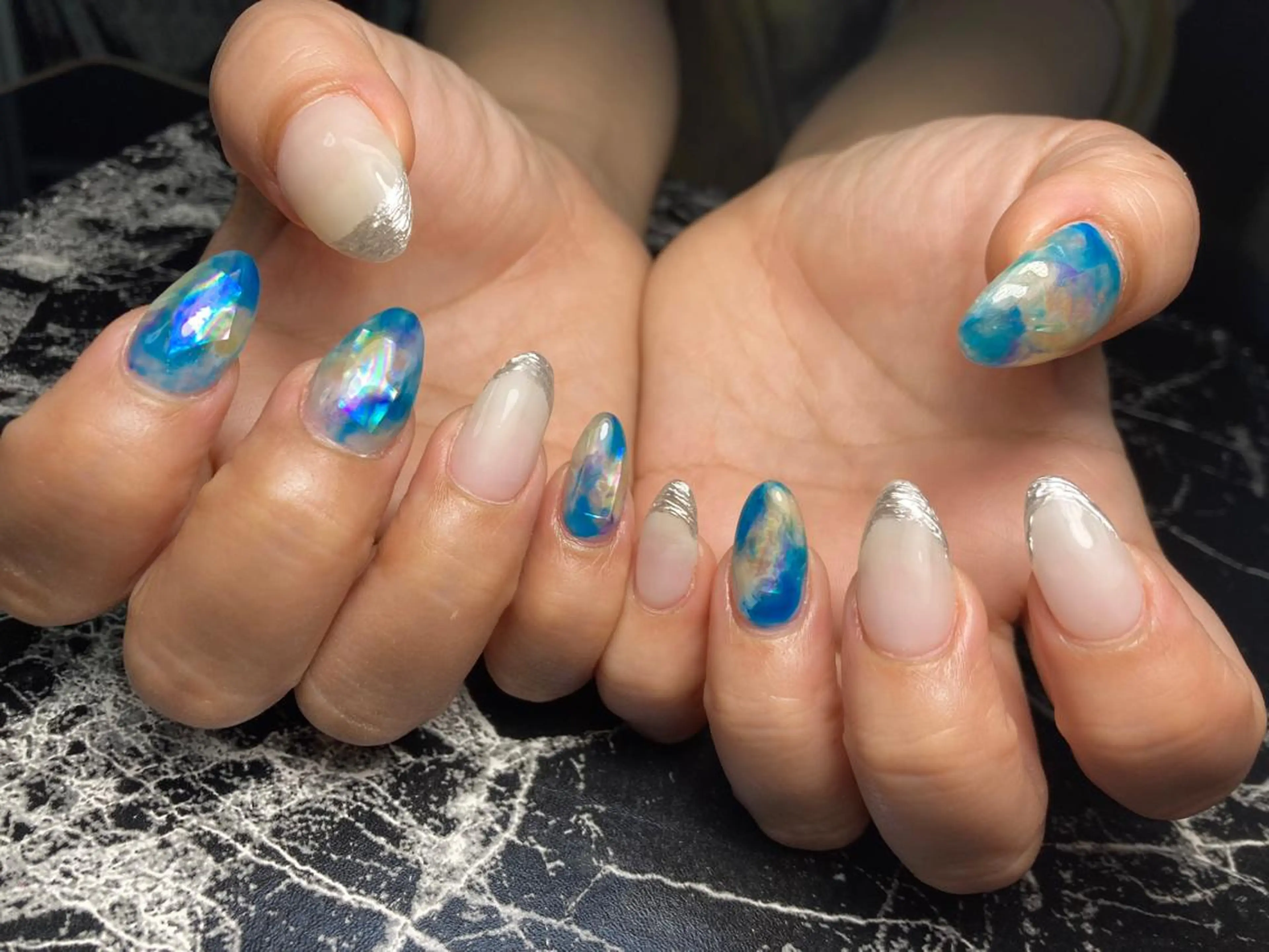 ミディアム ネイル ハンドネイル フットネイル ✴︎ Delightのネイルデザイン