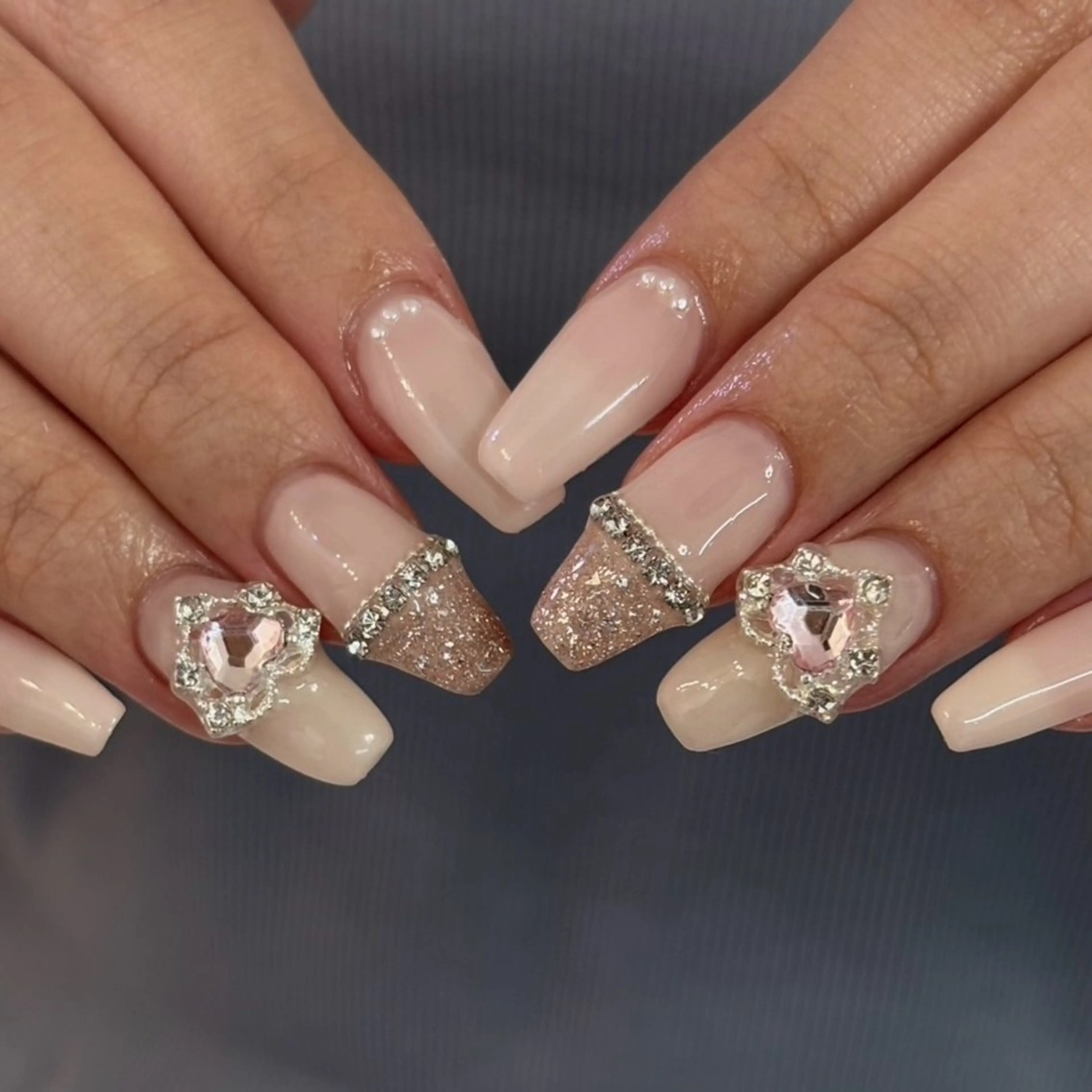 ネイル キラキラネイル ピンク ハンドネイル 佐藤 渚紗のネイルデザイン