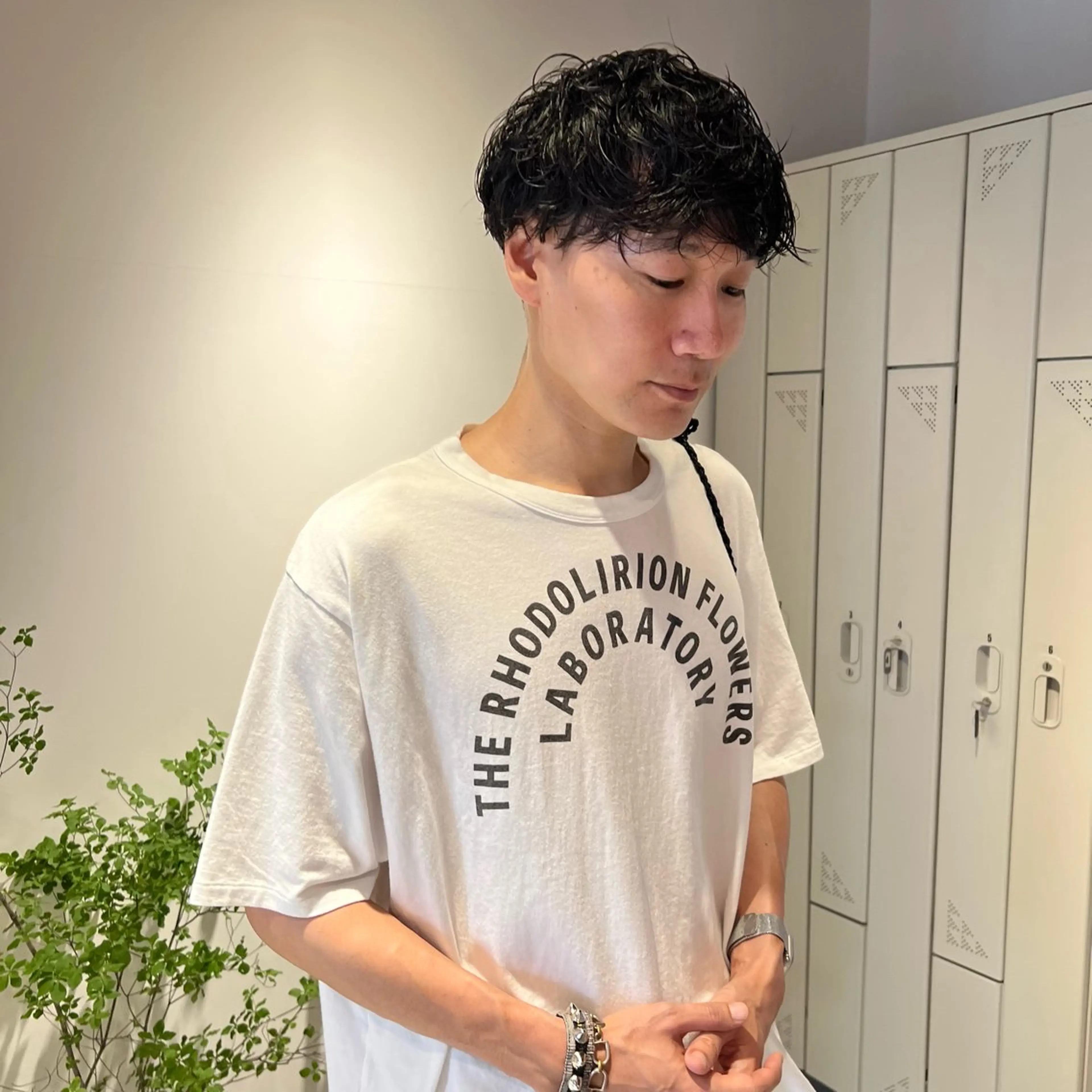 ショート パーマ メンズ 刈り上げ io濱川 遥のヘアスタイル