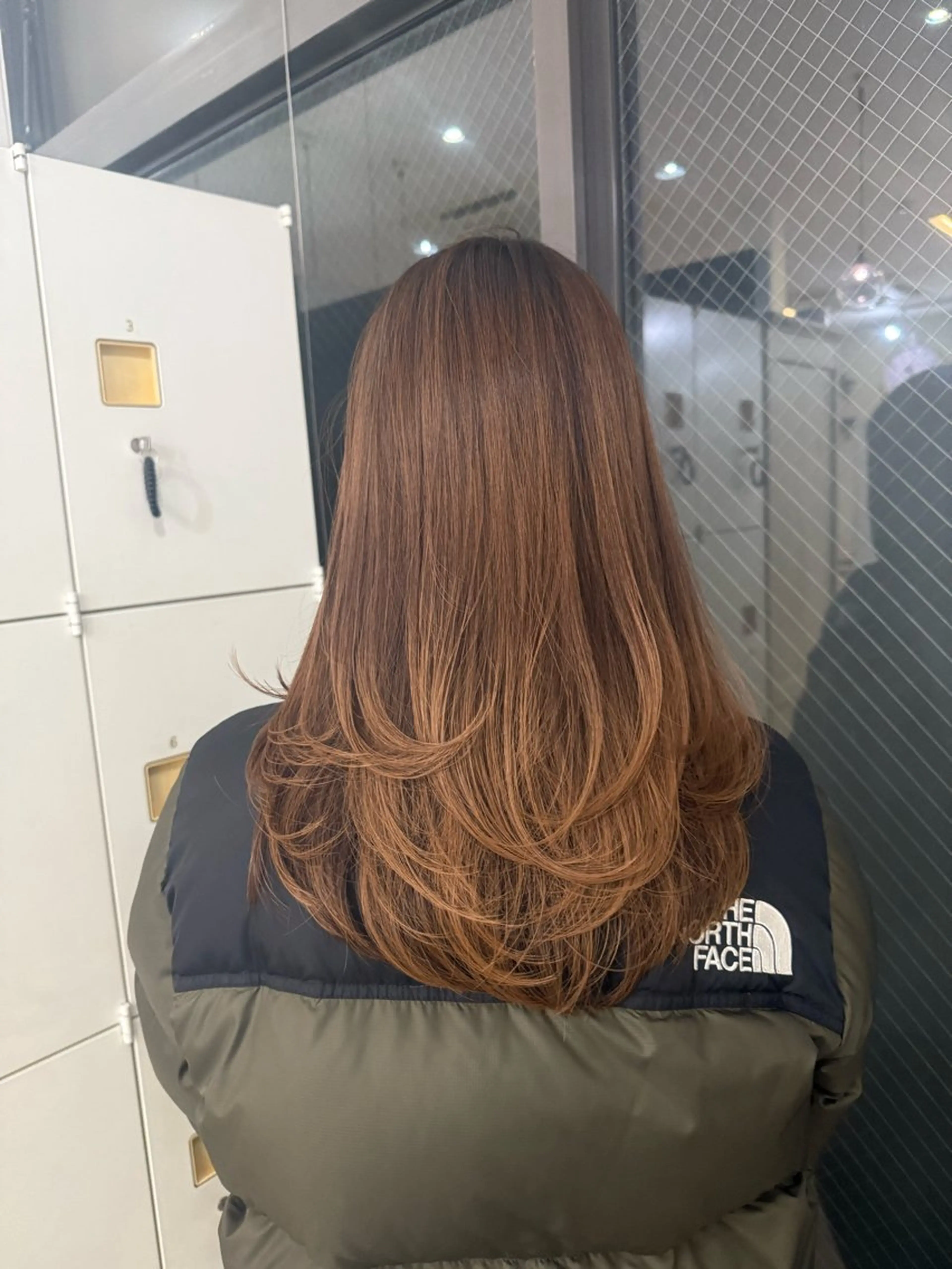 セミロング Rinka/レイヤー /透明感カラーのヘアスタイル