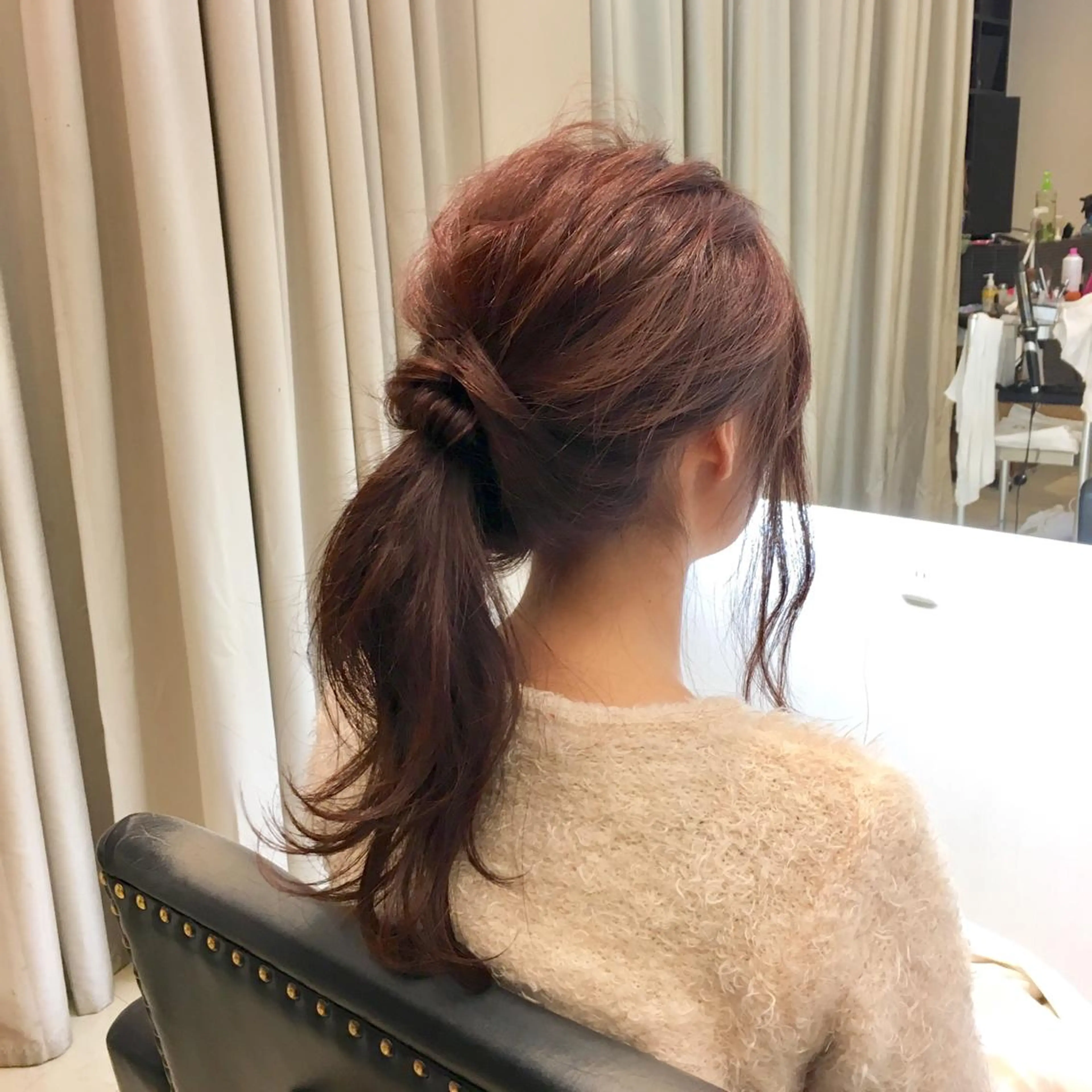 セミロング ロング カラー ヘアアレンジ ポニーテール ピンクカラー 西川 ヒロキのヘアスタイル