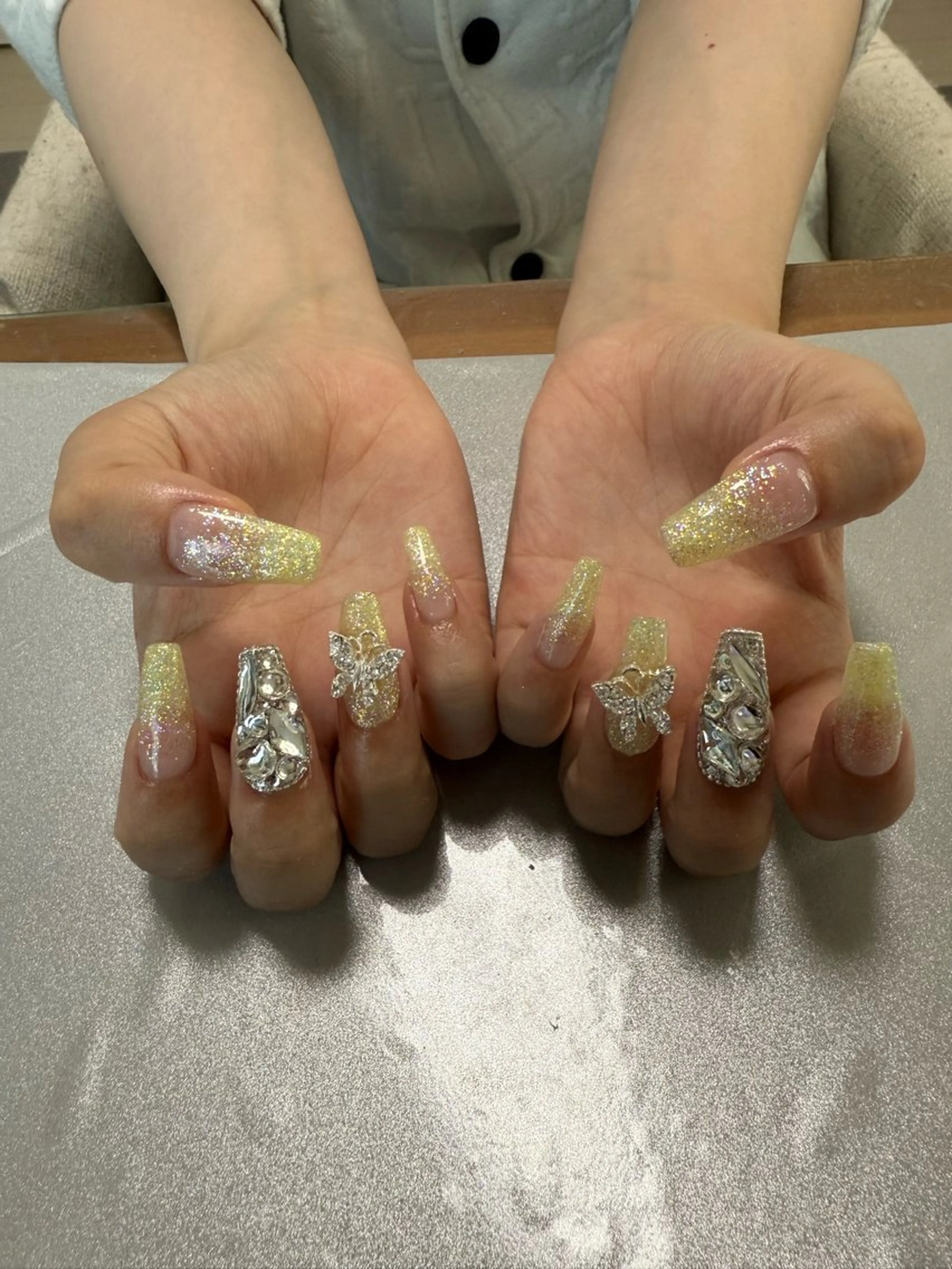 ネイル ラメ(グリッター) 黄色 AZNAIL matsudaのネイルデザイン