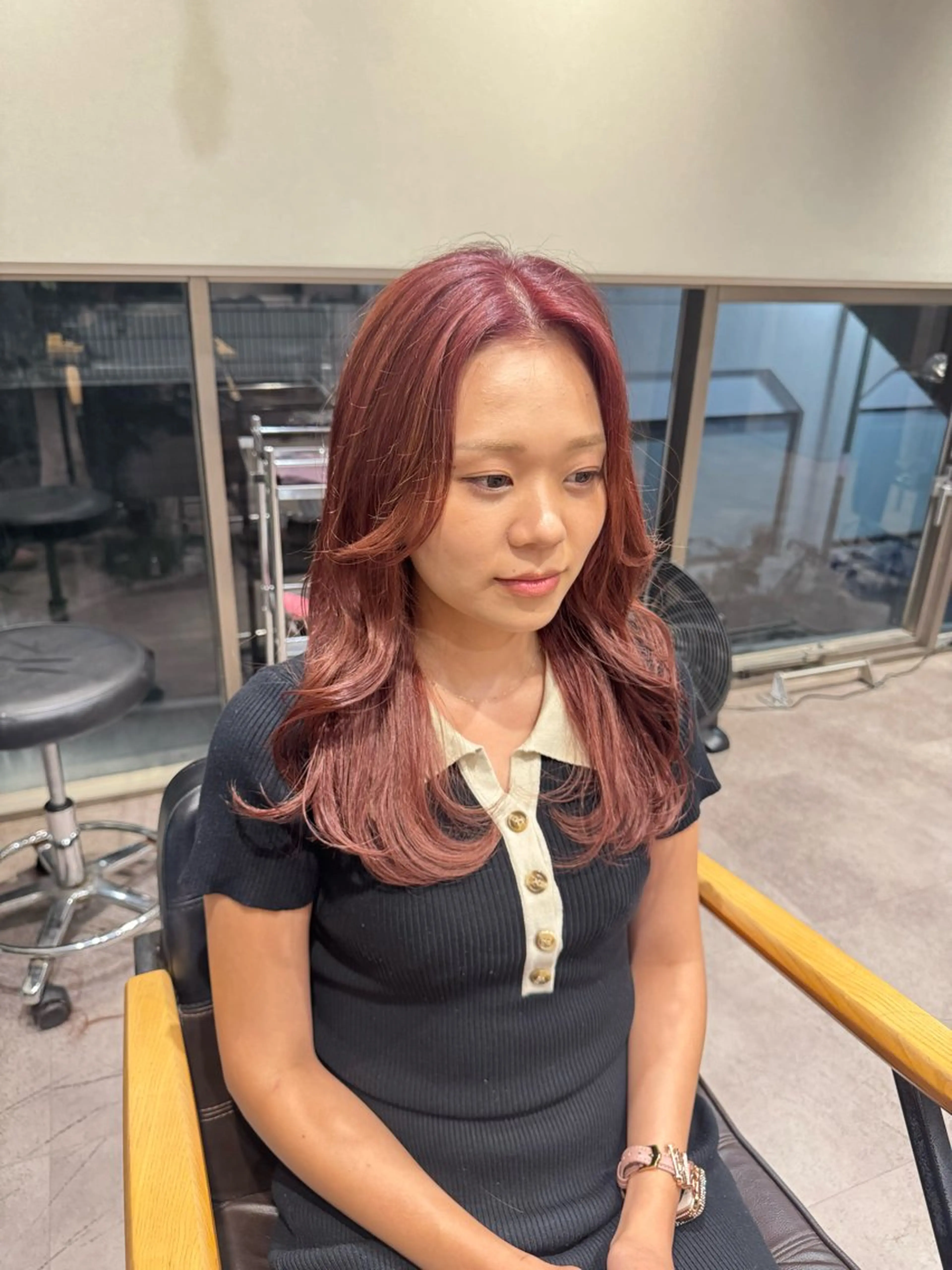 ミディアム カラー カット ヘアカラー トリートメント 佐藤史哉* 韓国レイヤー赤み除去のヘアスタイル