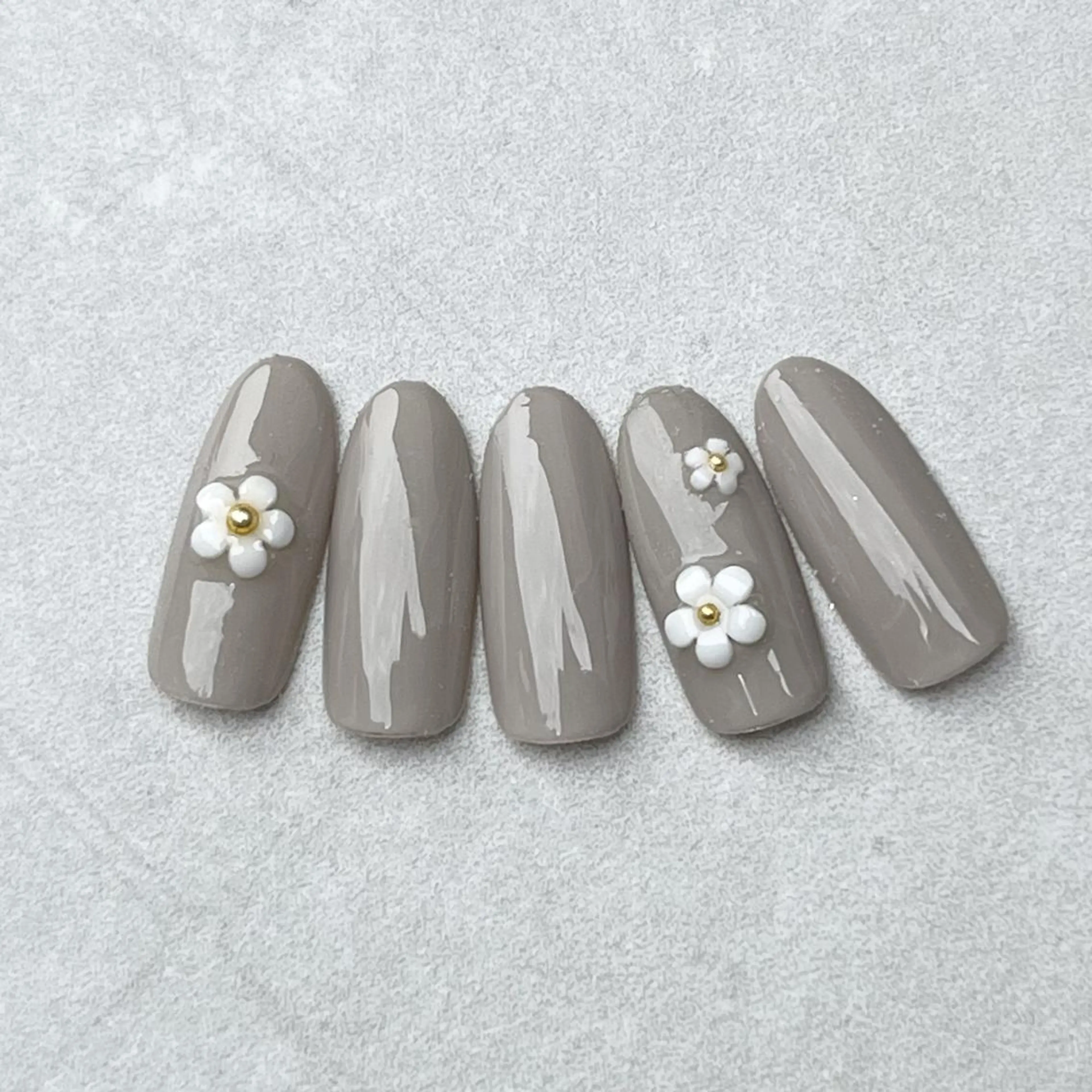 ネイル Ray. ／綺麗目ニュアンスのネイルデザイン