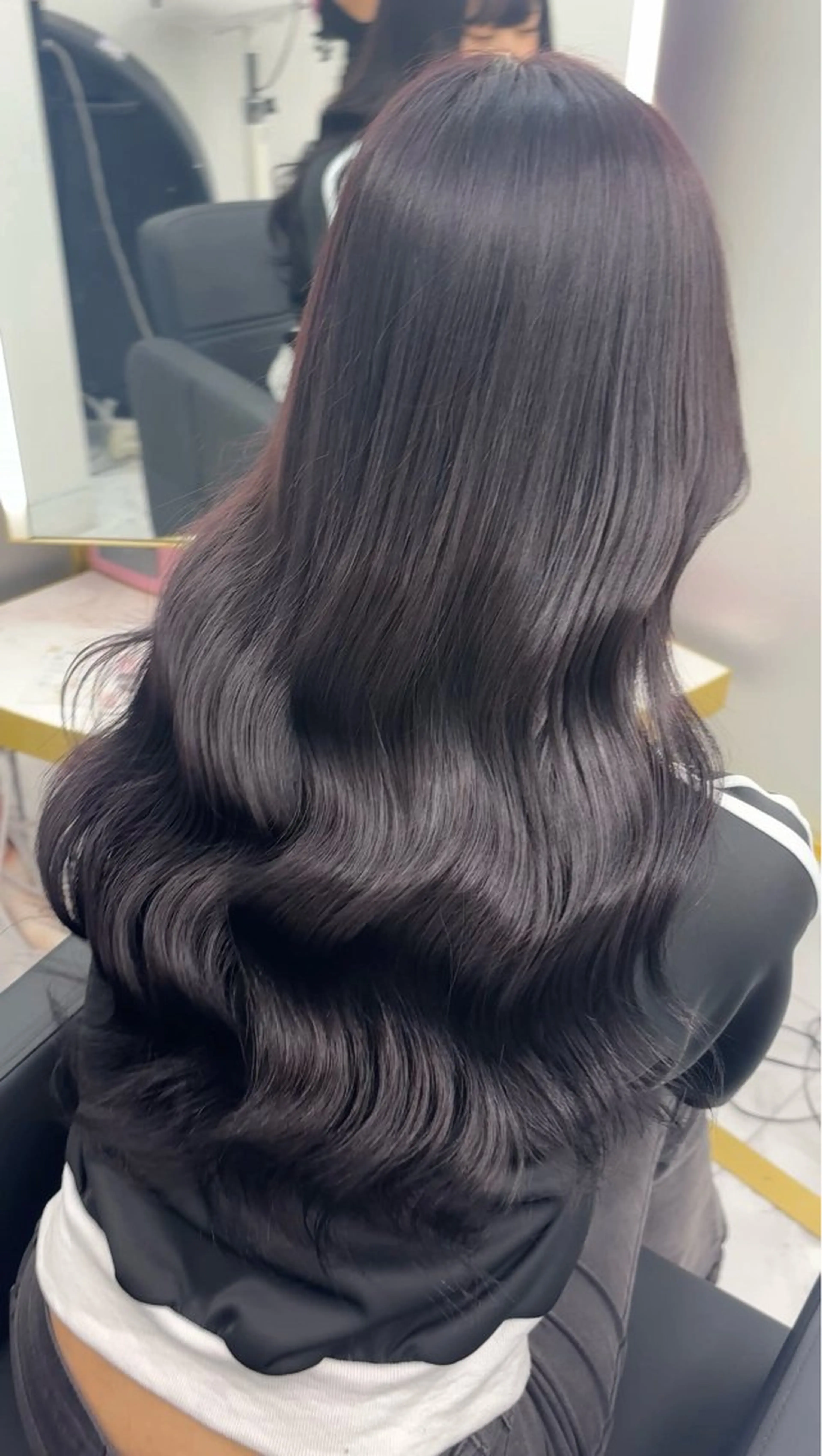 ロング ヘアカラー トリートメント ラベンダーカラー /巻き/WAKANAのヘアスタイル