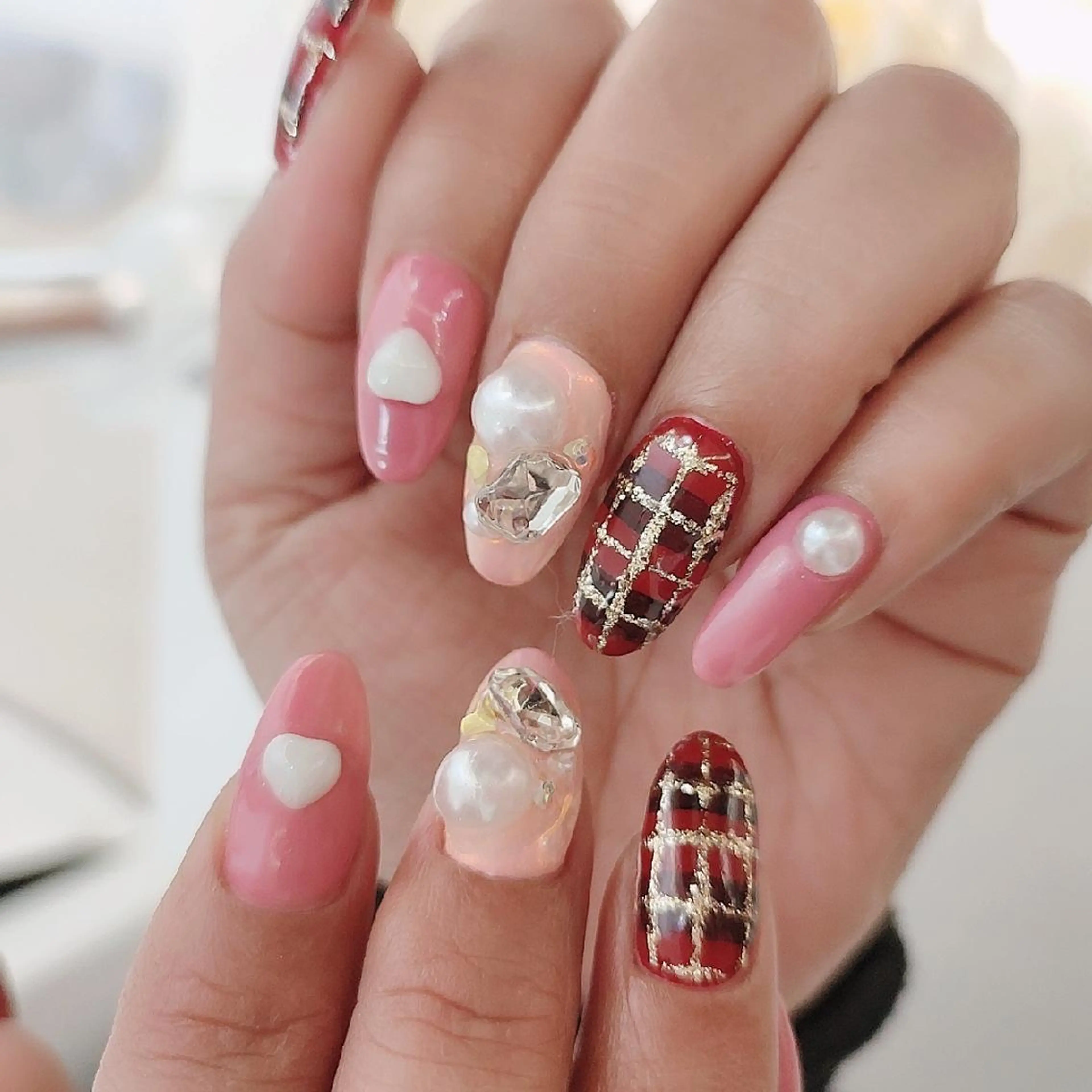 ネイル ハンドネイル RUNWAY 　　の眉毛・アイブロウイメージ