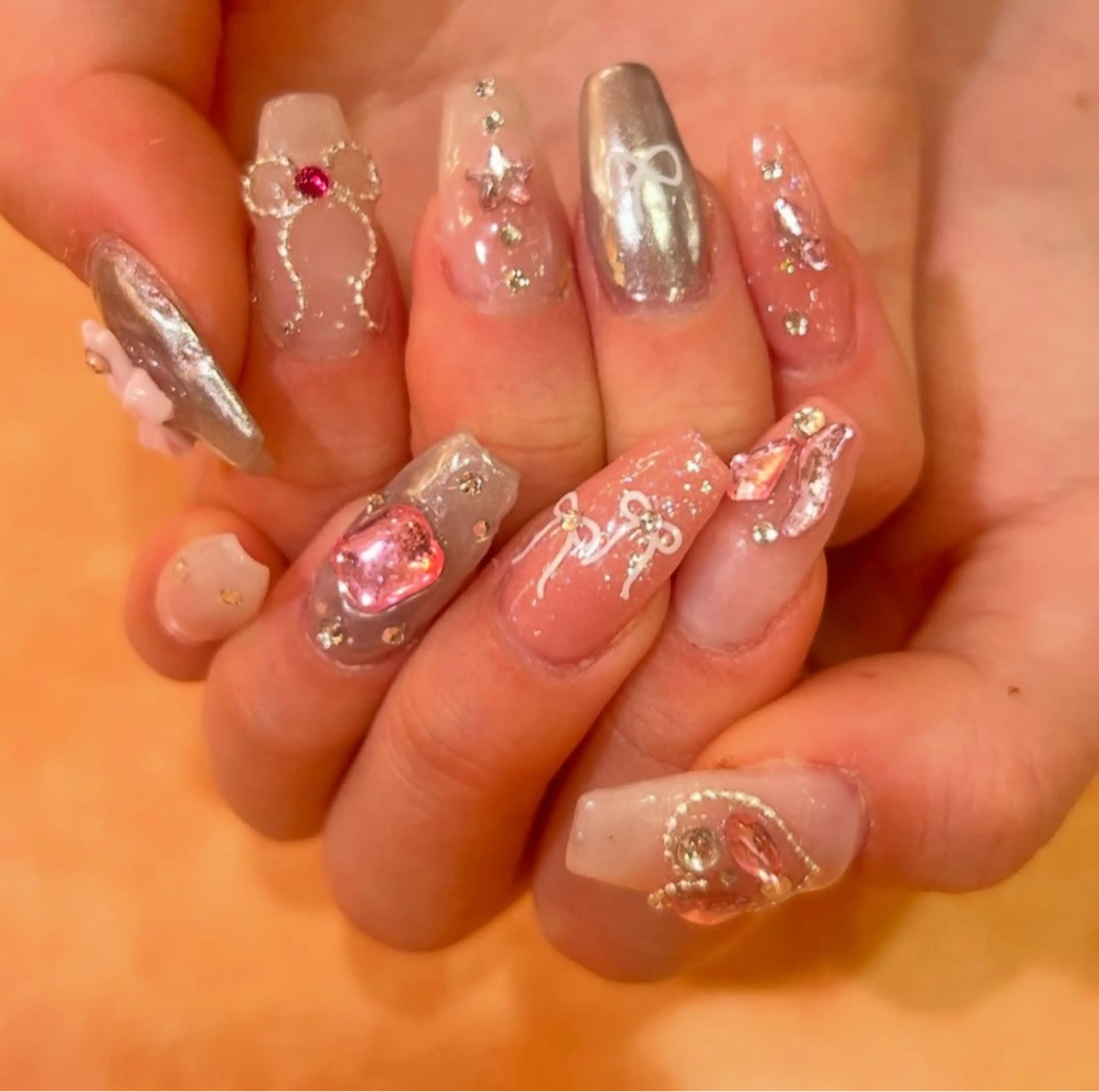 ネイル 星野 瑠那のネイルデザイン