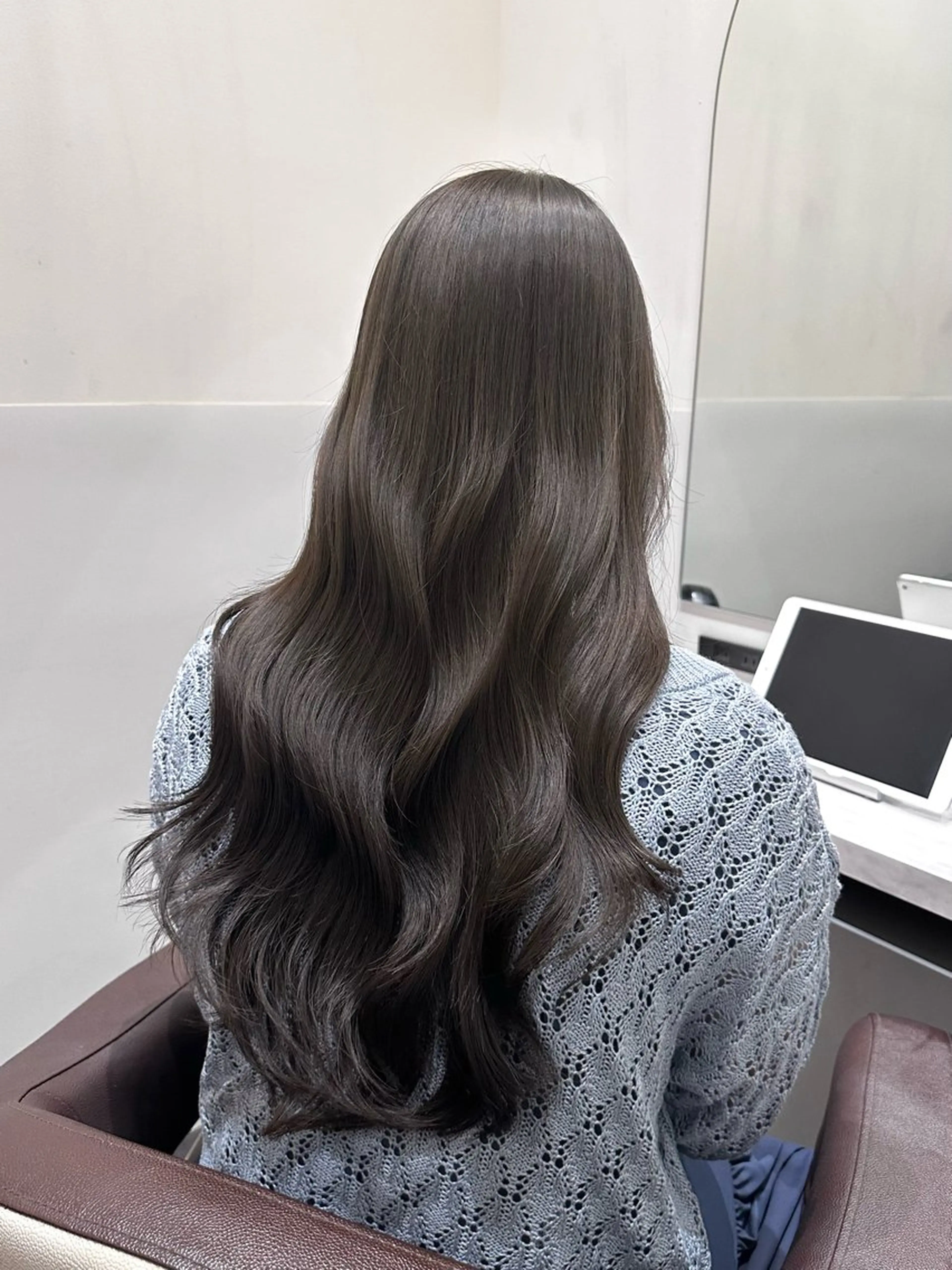 ロング カラー ブリーチ グレージュ ブリーチなしカラー オリーブグレージュ オリーブグレー カット ヘアカラー トリートメント 矢野 晃平のヘアスタイル