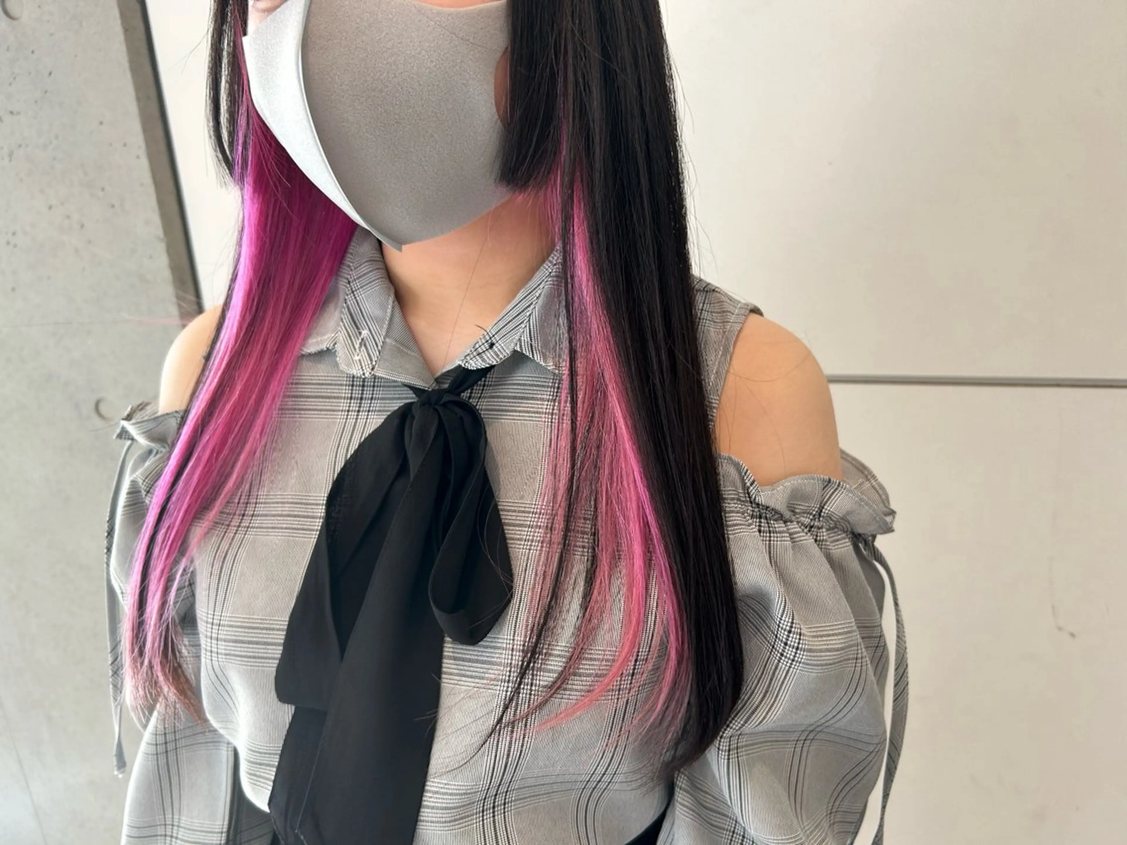 セミロング カラー イヤリングカラー インナーカラー ピンクカラー 髪質改善/縮毛矯正 ツヤ髪🩷さつきのヘアスタイル