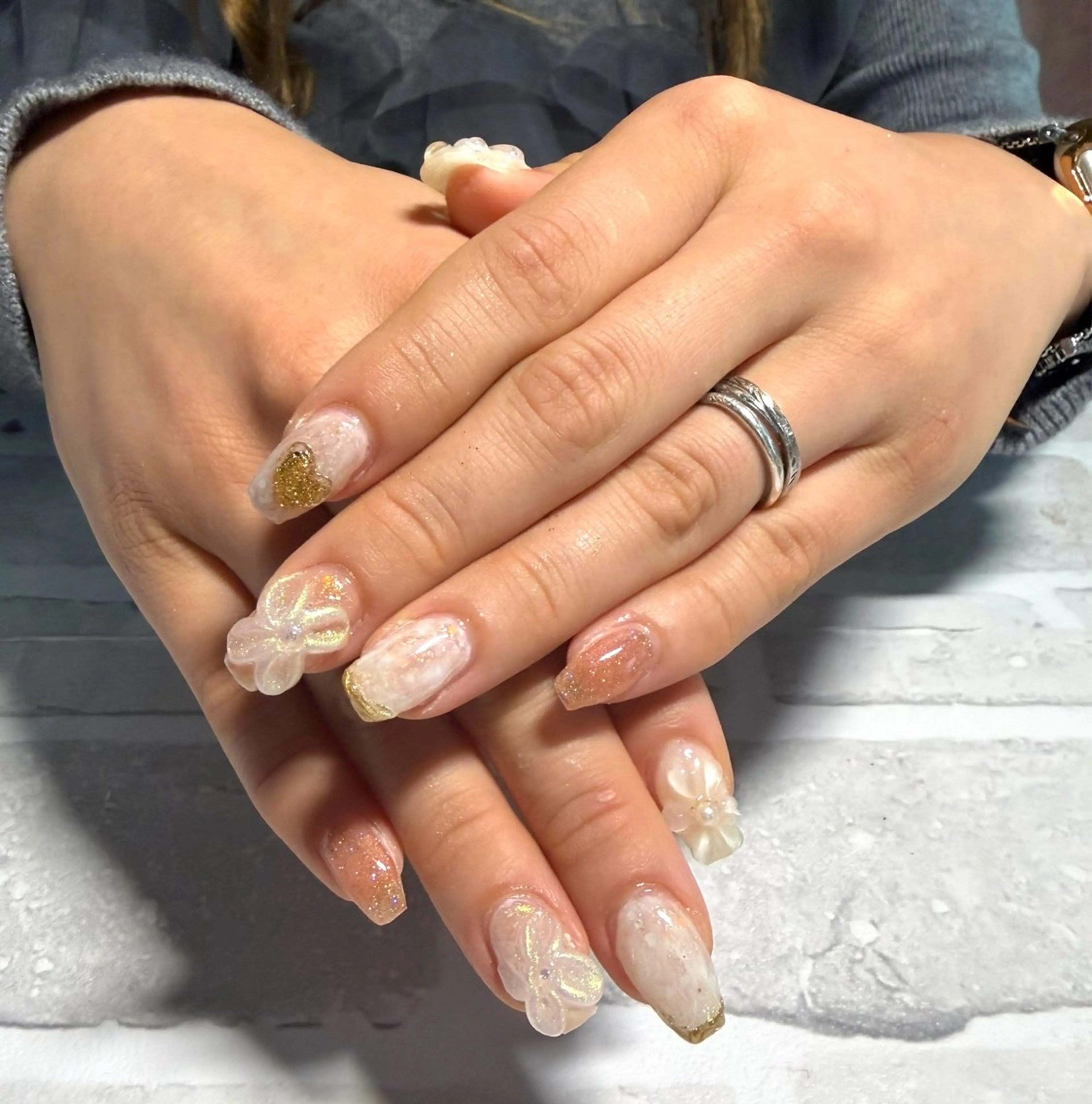 ミディアム ハンドネイル 2DY NAIL SALONのネイルデザイン