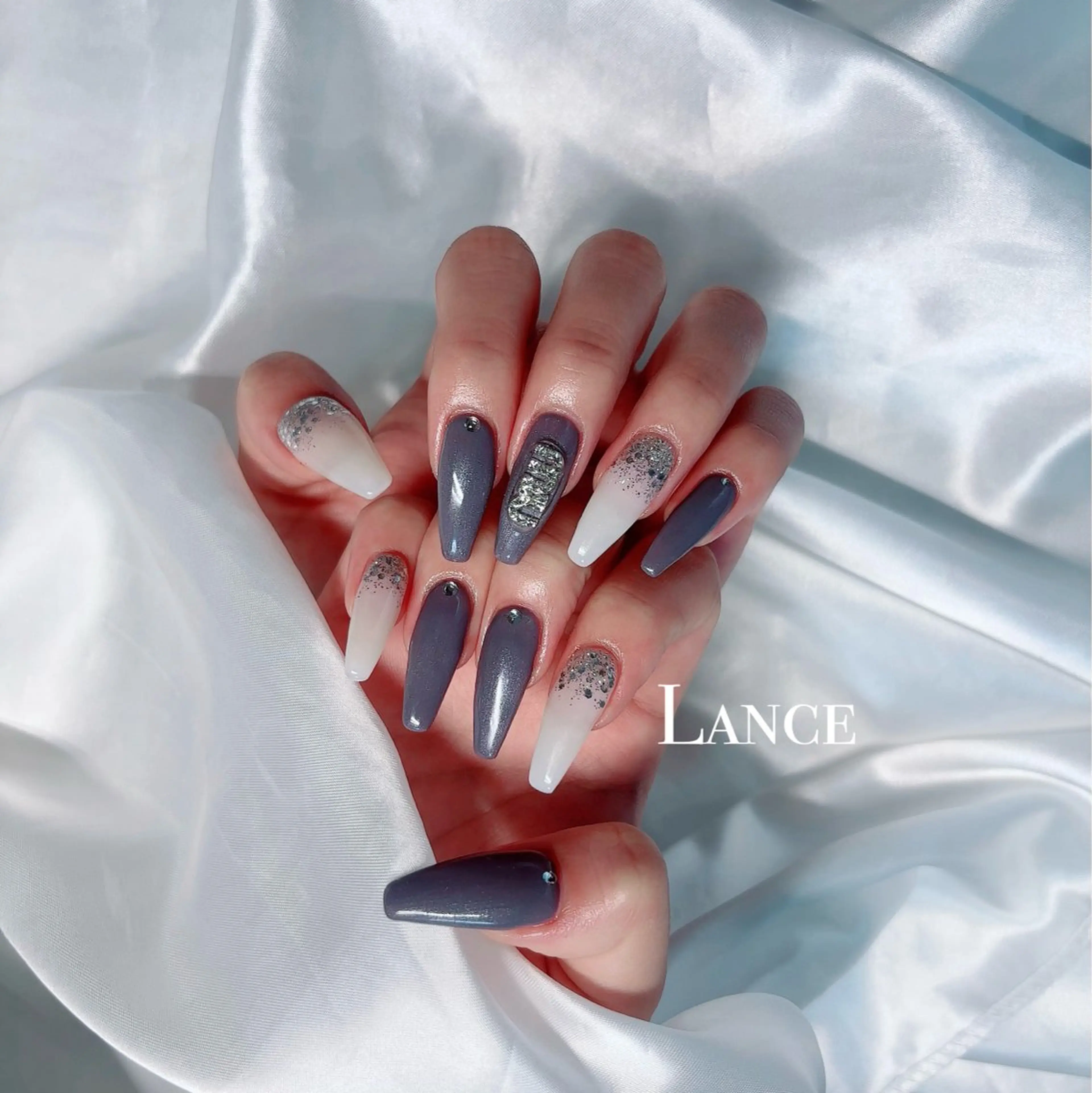 ネイル オーロラネイル フットネイル フレンチネイル キラキラネイル 韓国ネイル ハンドネイル Lance nailのネイルデザイン