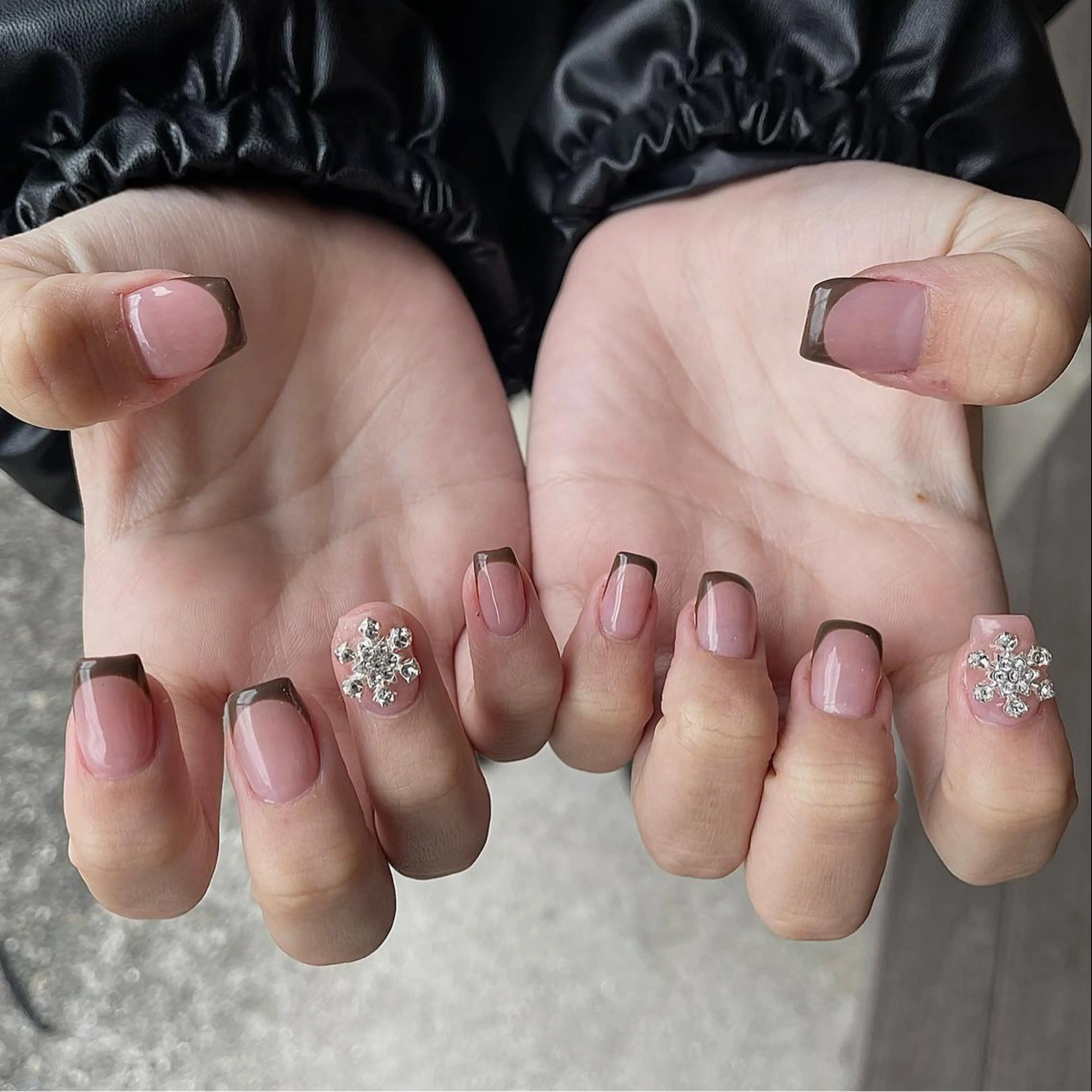 ネイル アートネイル ブラウン マットネイル ミラーネイル ニュアンスネイル ハンドネイル ~Liebe~ harukaのネイルデザイン