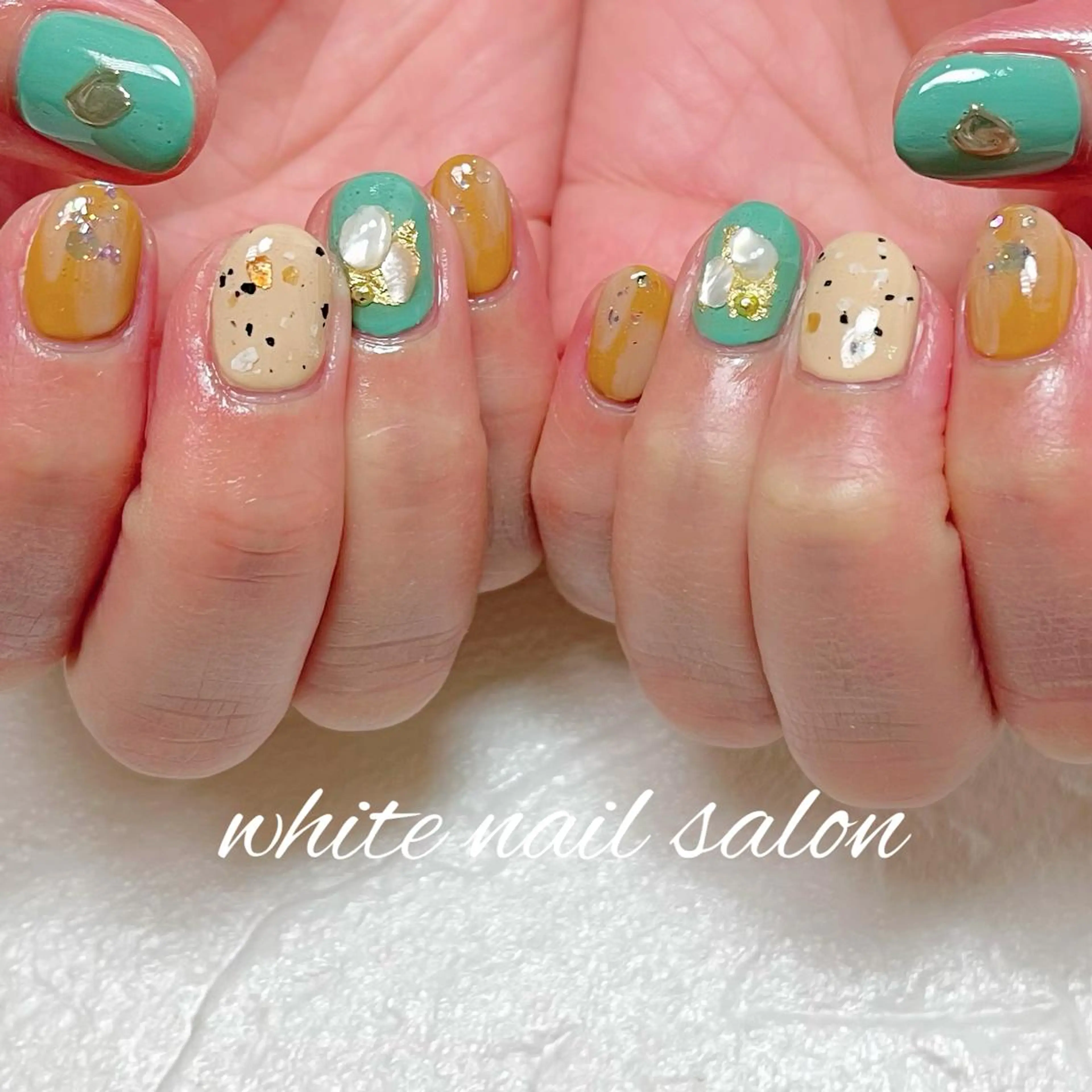 ネイル フットネイル ジェルネイル ハードジェル ラメ(グリッター) 持ち込み ハンドネイル white nail salonのネイルデザイン