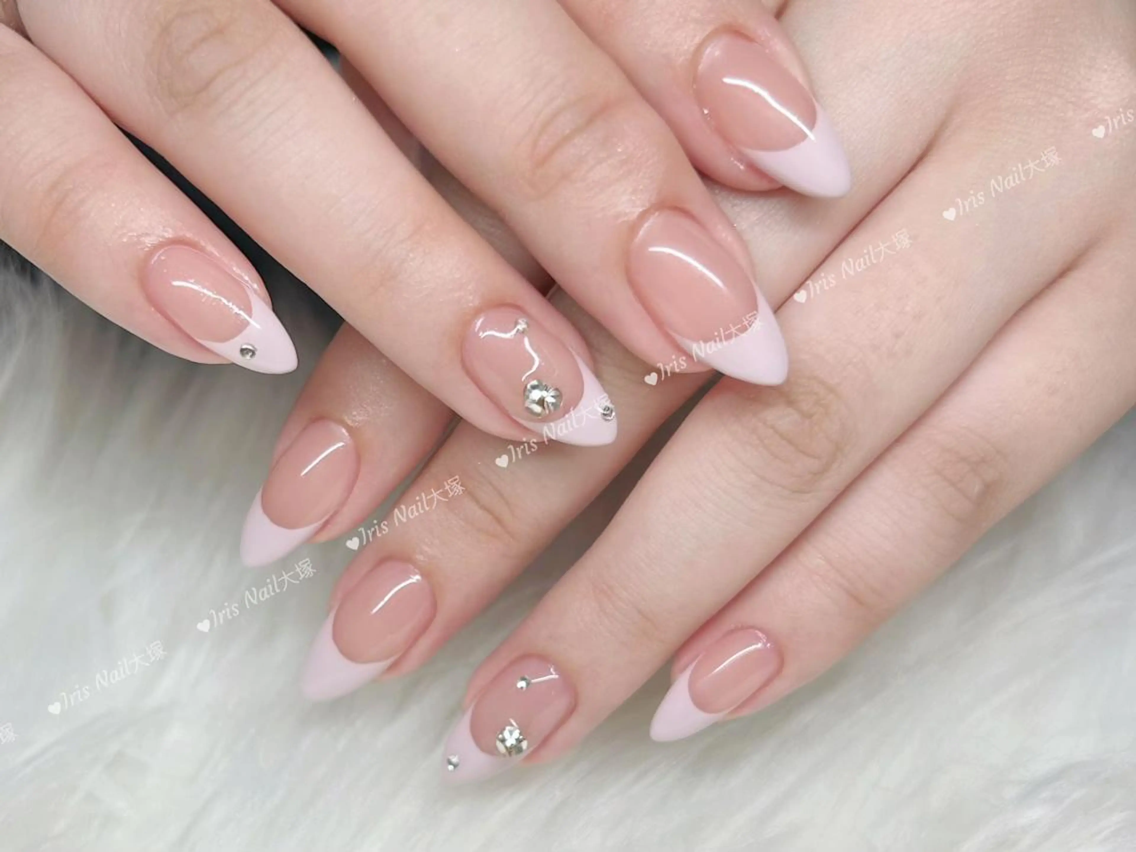ネイル ストーンネイル ハンドネイル ハンドケア 🍒IRIS Nail🌸のネイルデザイン