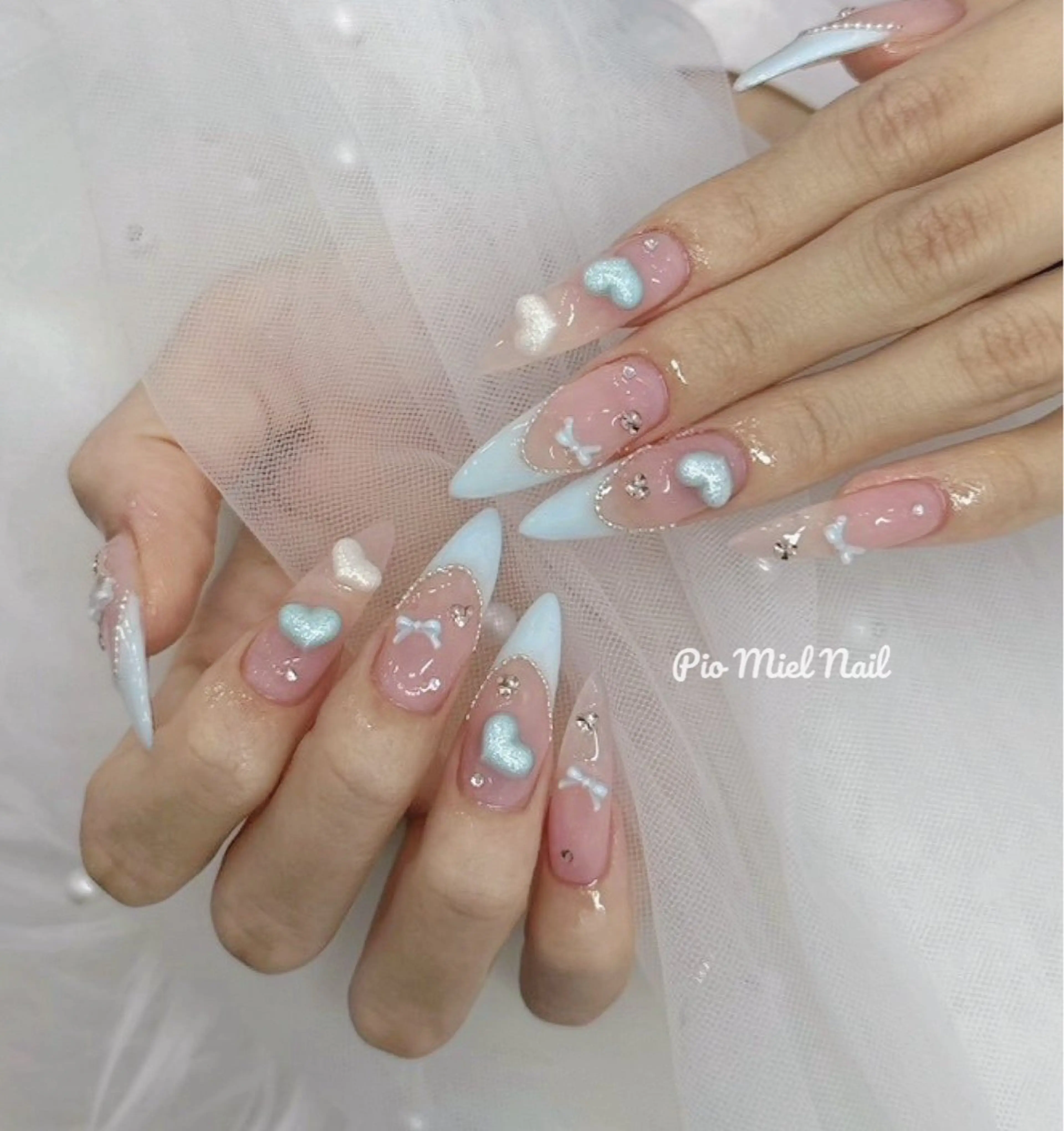 ネイル ブルー フレンチネイル ガーリー ハート ピンク ハンドネイル HANA 長さだしのネイルデザイン