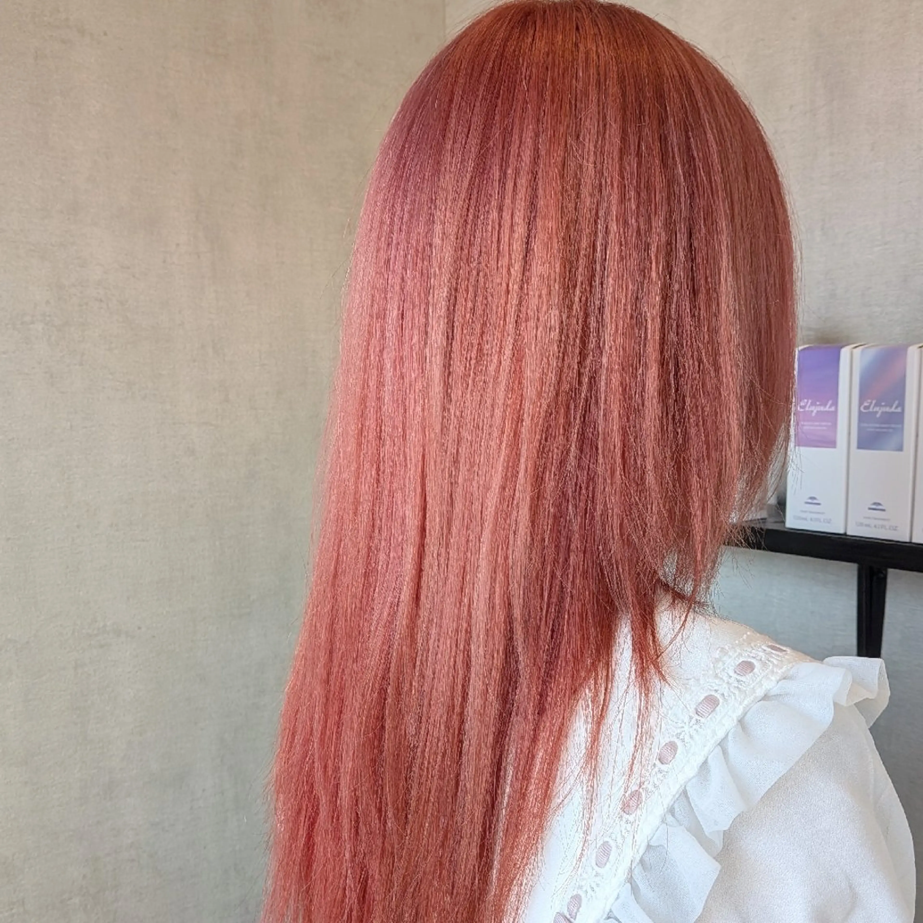 ロング カラー 小林 梨香のヘアスタイル