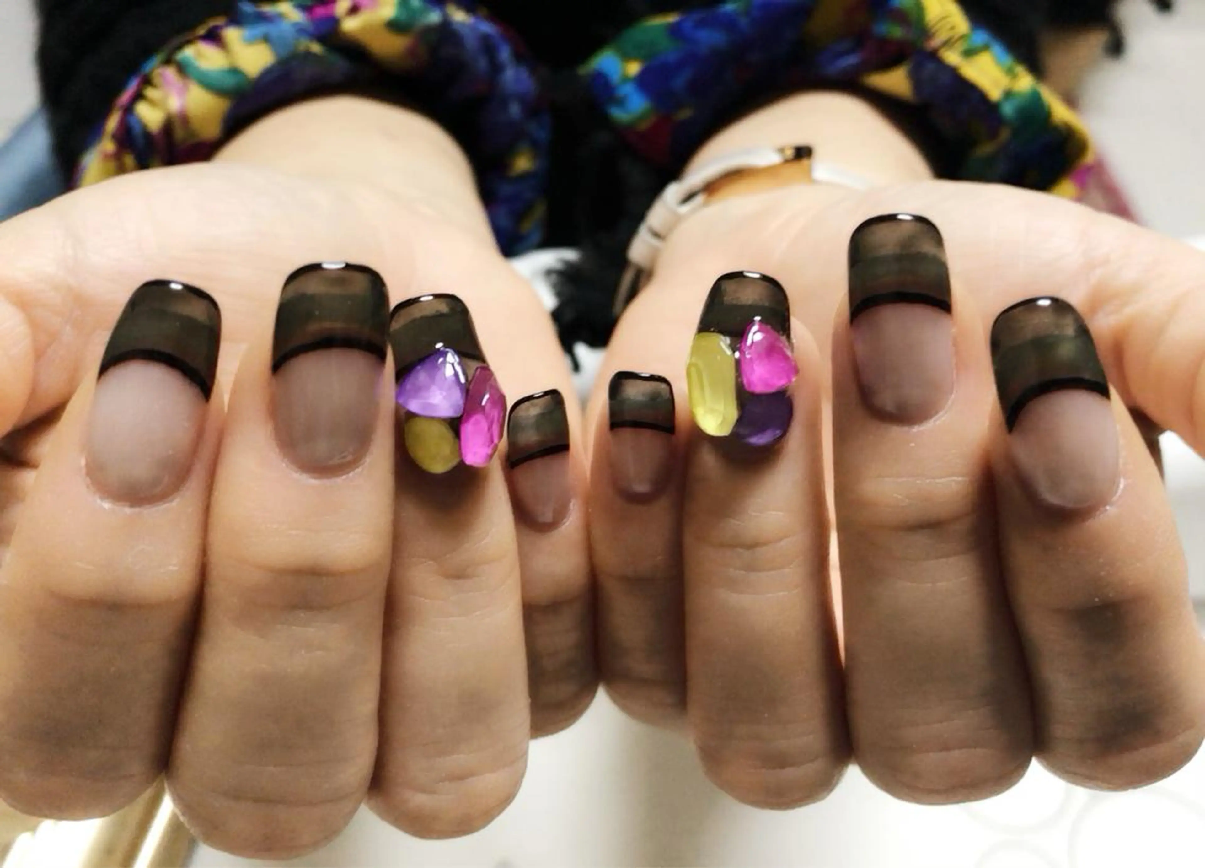 ネイル mano nella manoのネイルデザイン