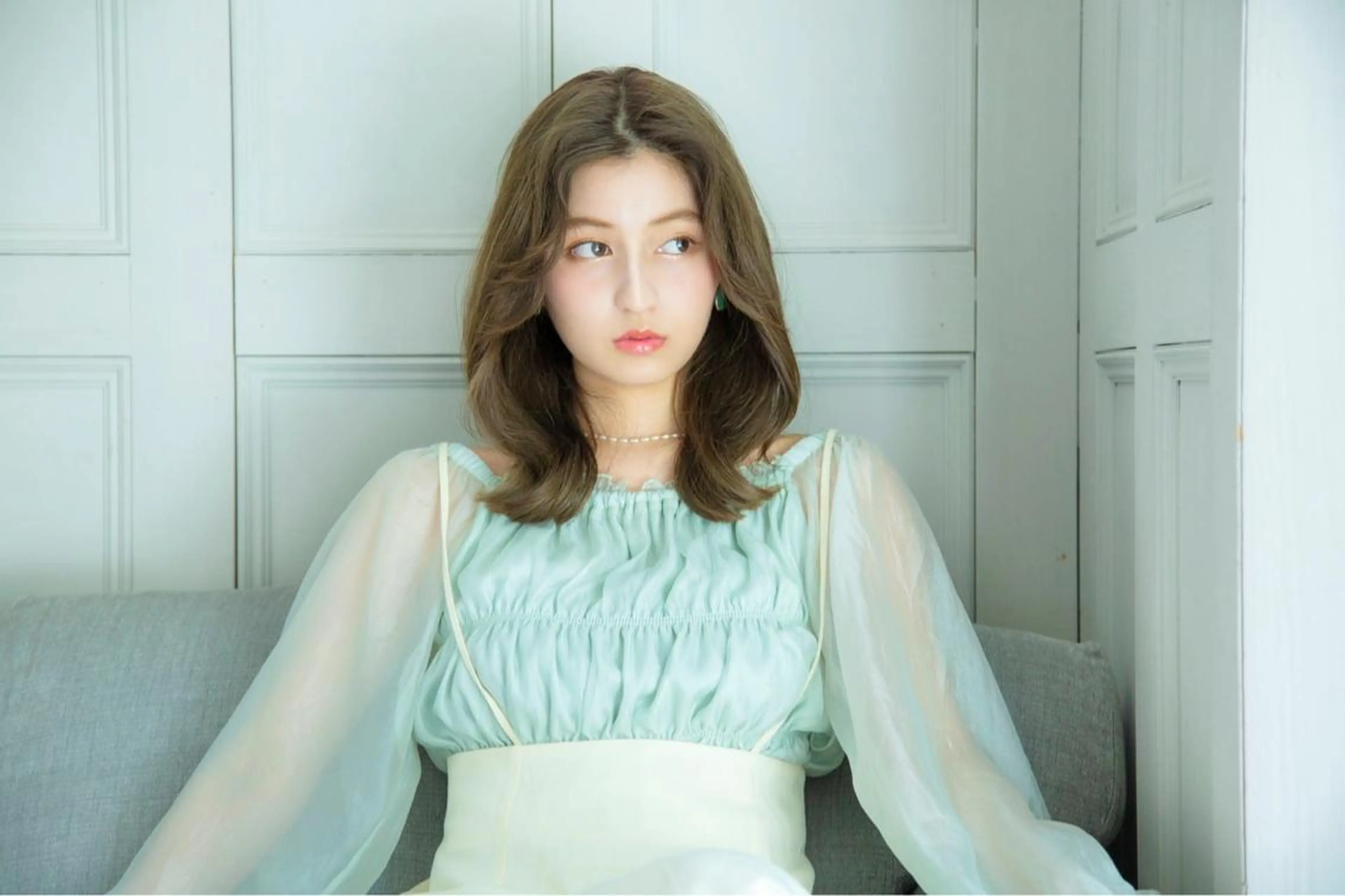 ミディアム カット ヘアカラー トリートメント レイヤーカット /透明感カラー西田のヘアスタイル