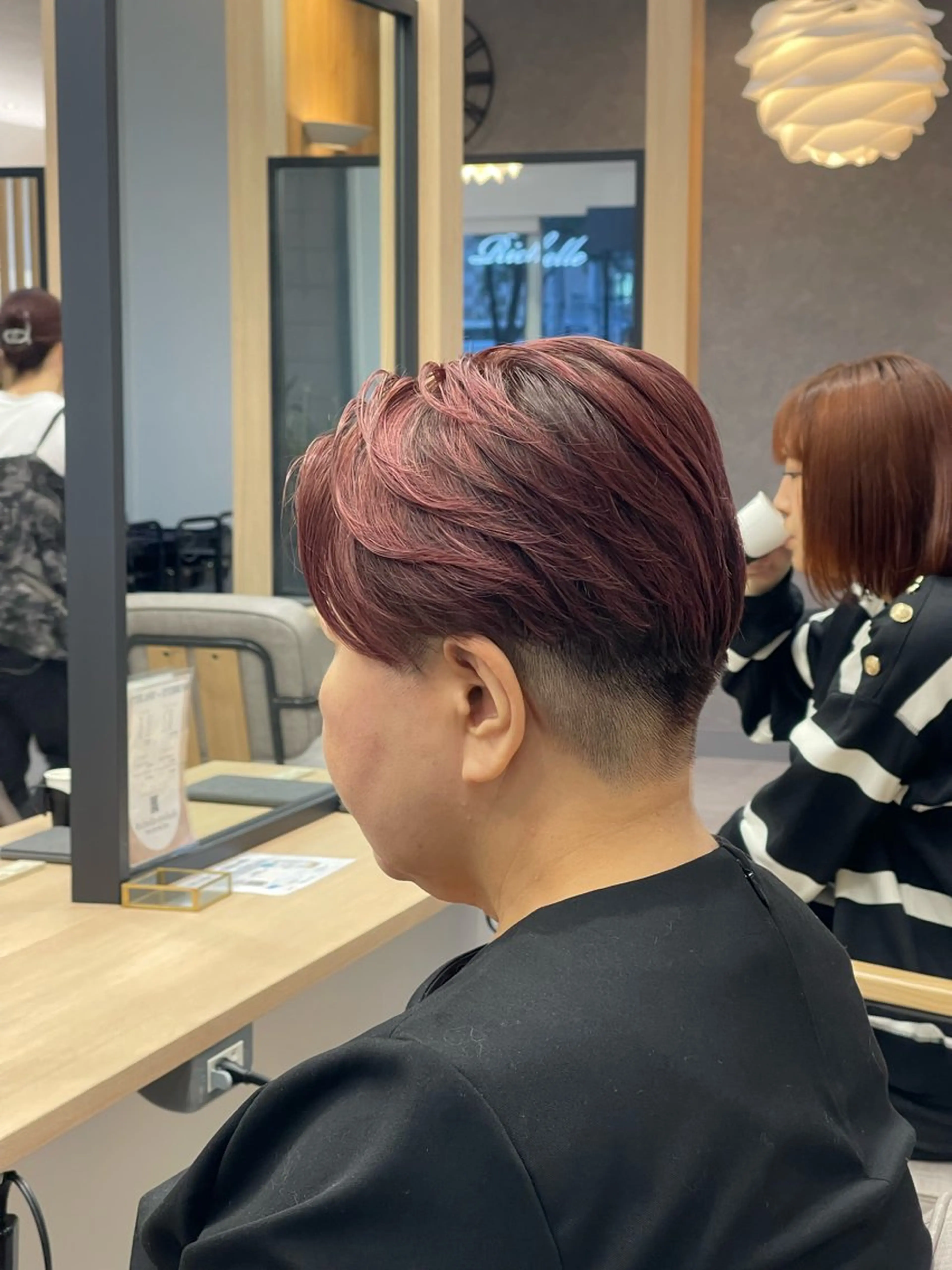 ショート カラー カット ヘアカラー ショートとレイヤーが 好きな人|三浦翔のヘアスタイル