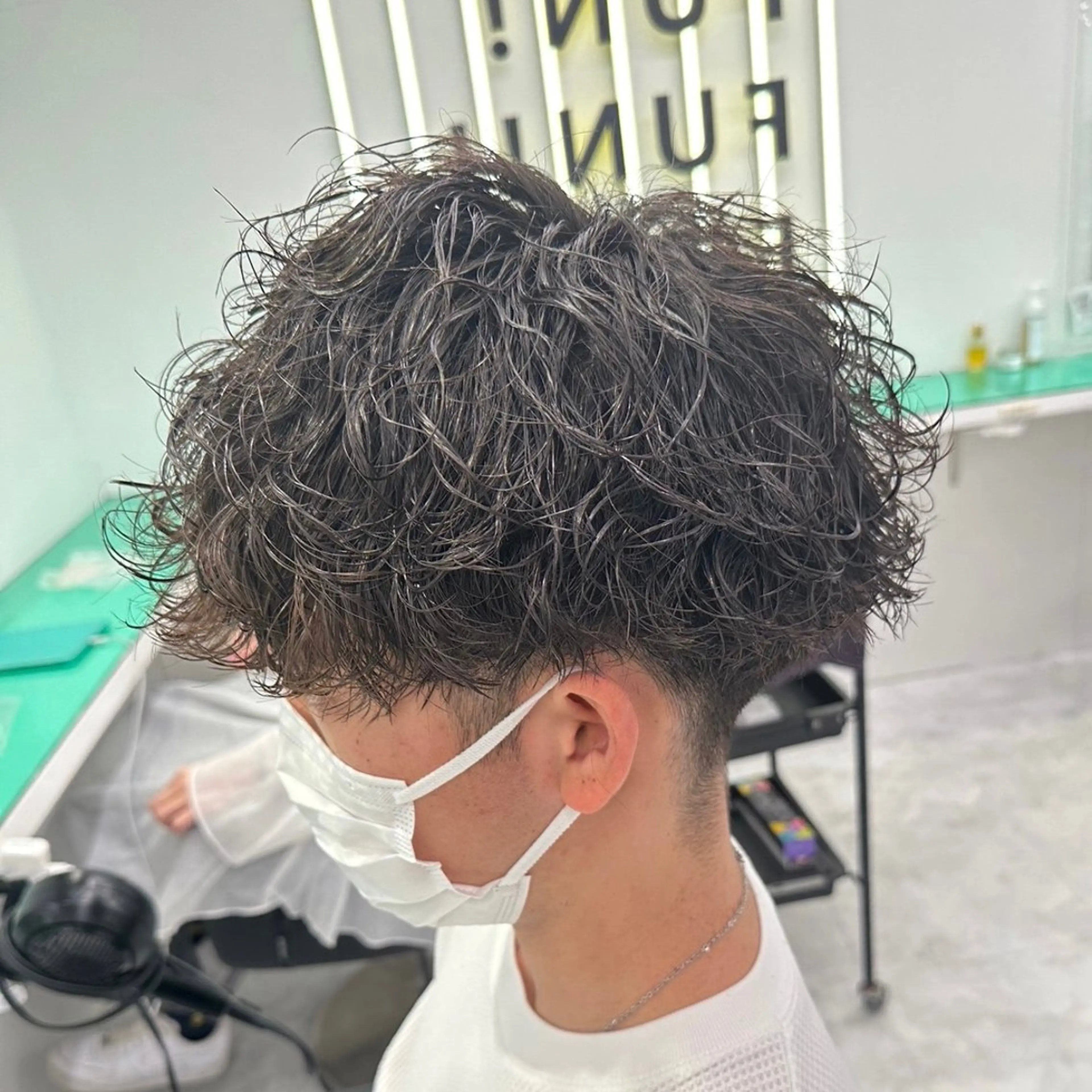 パーマ メンズ men's特化 値段以上の仕上がりにのヘアスタイル