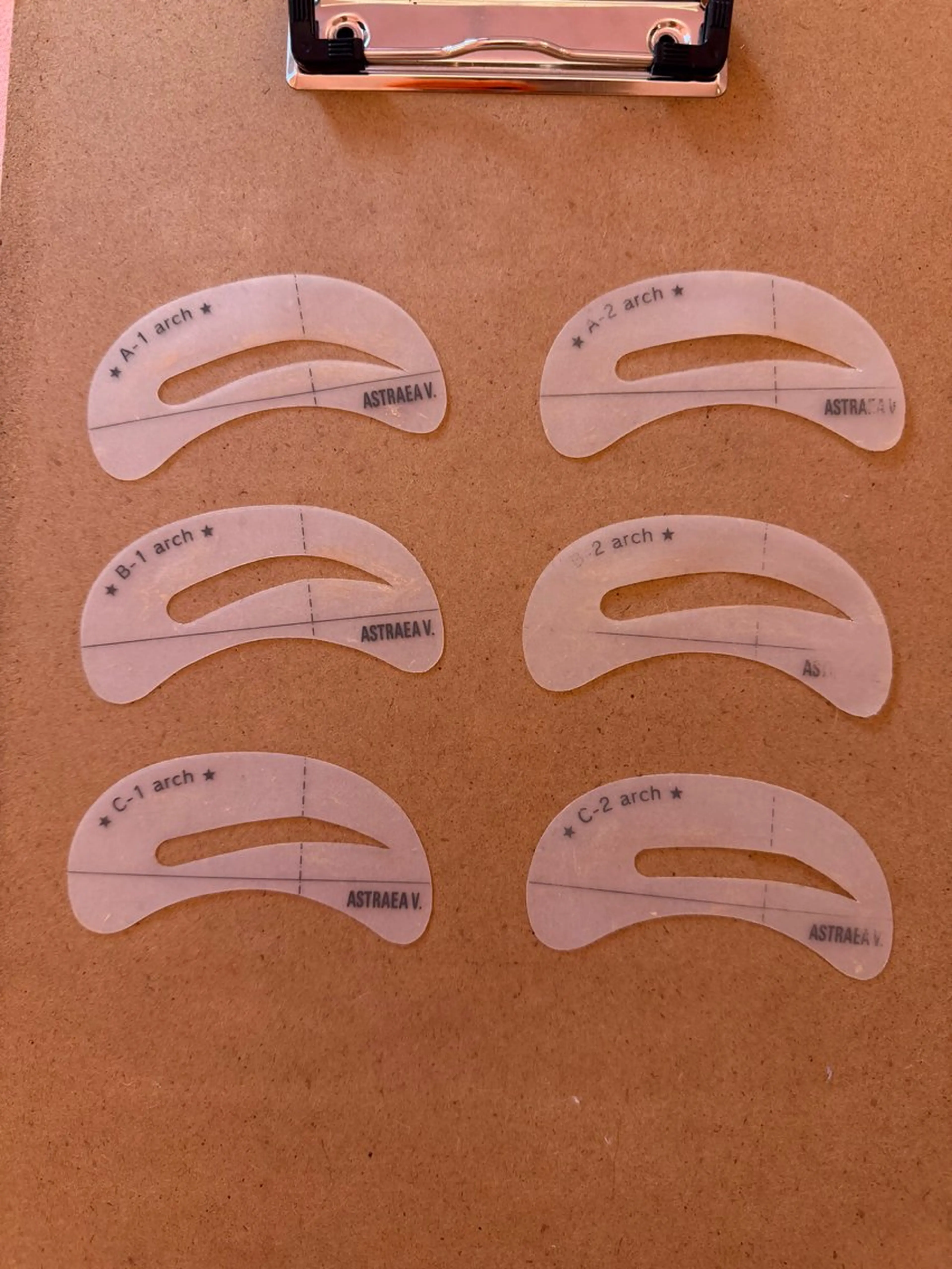 メンズ アイブロウ ハリウッドブロウリフト 眉毛ワックス脱毛 アイリスト muraの眉毛・アイブロウイメージ