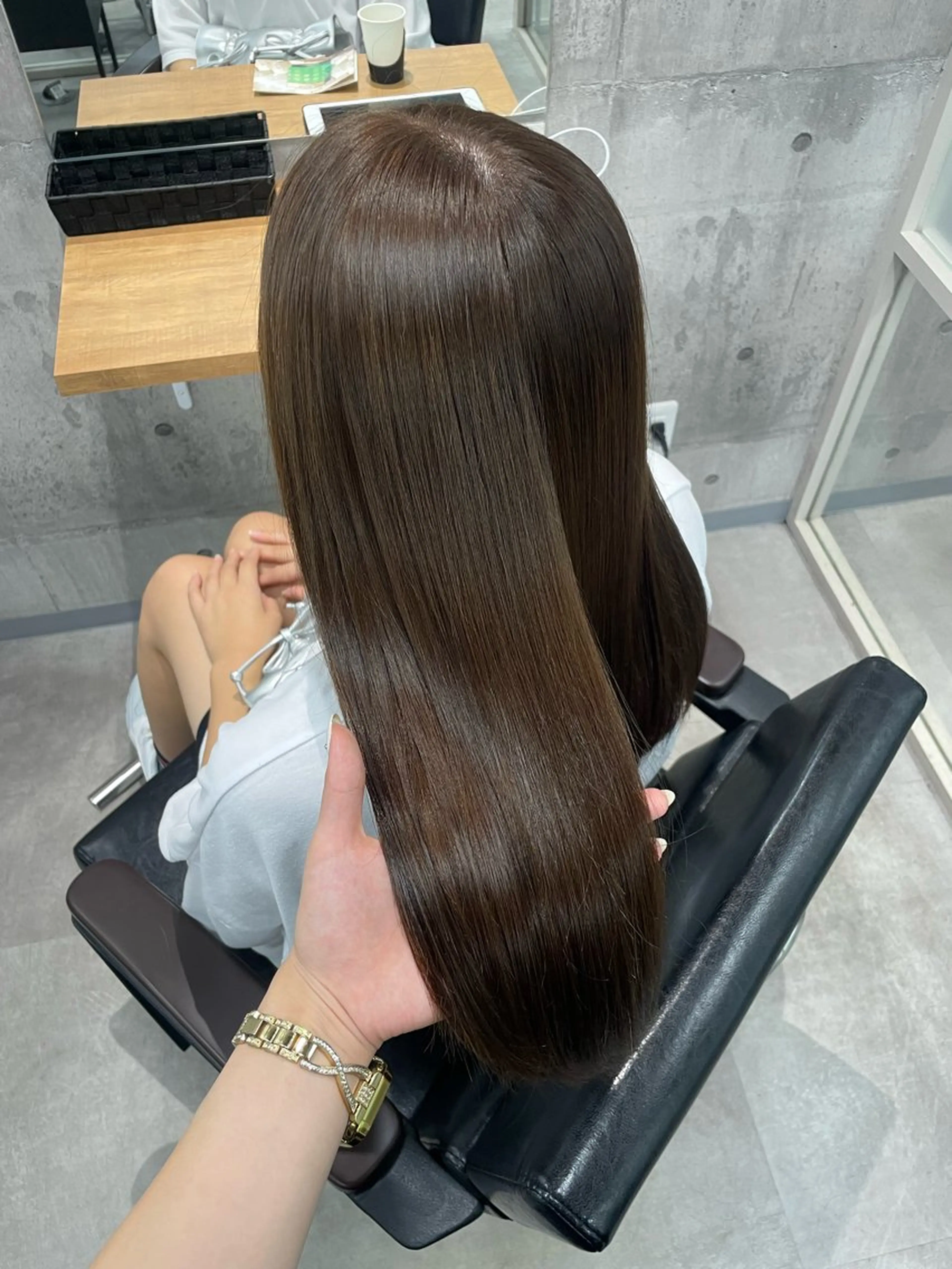 ロング ayano /レイヤー/艶カラーのヘアスタイル