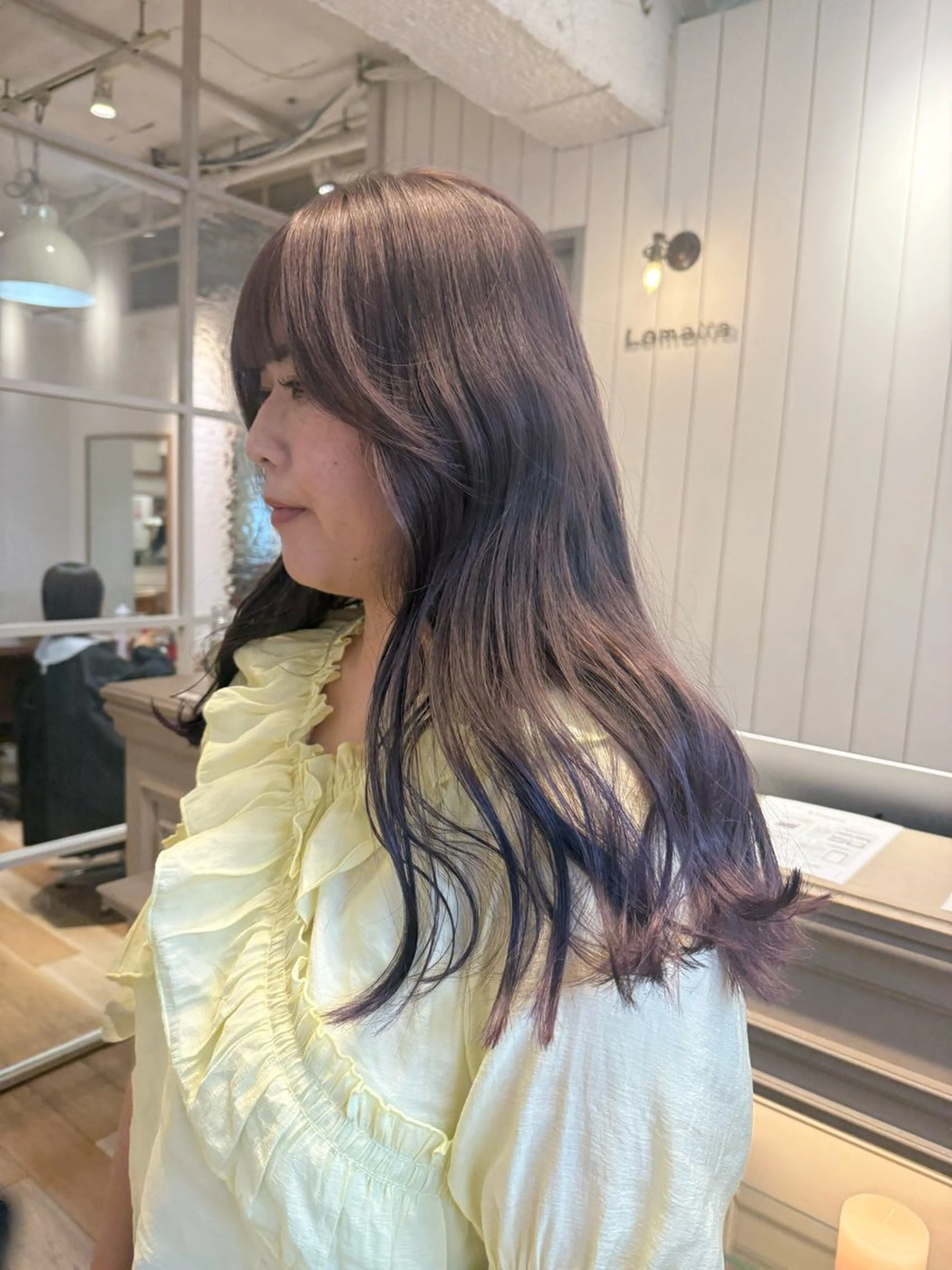 ロング カラー ミルクティー× グレージュMOMOのヘアスタイル