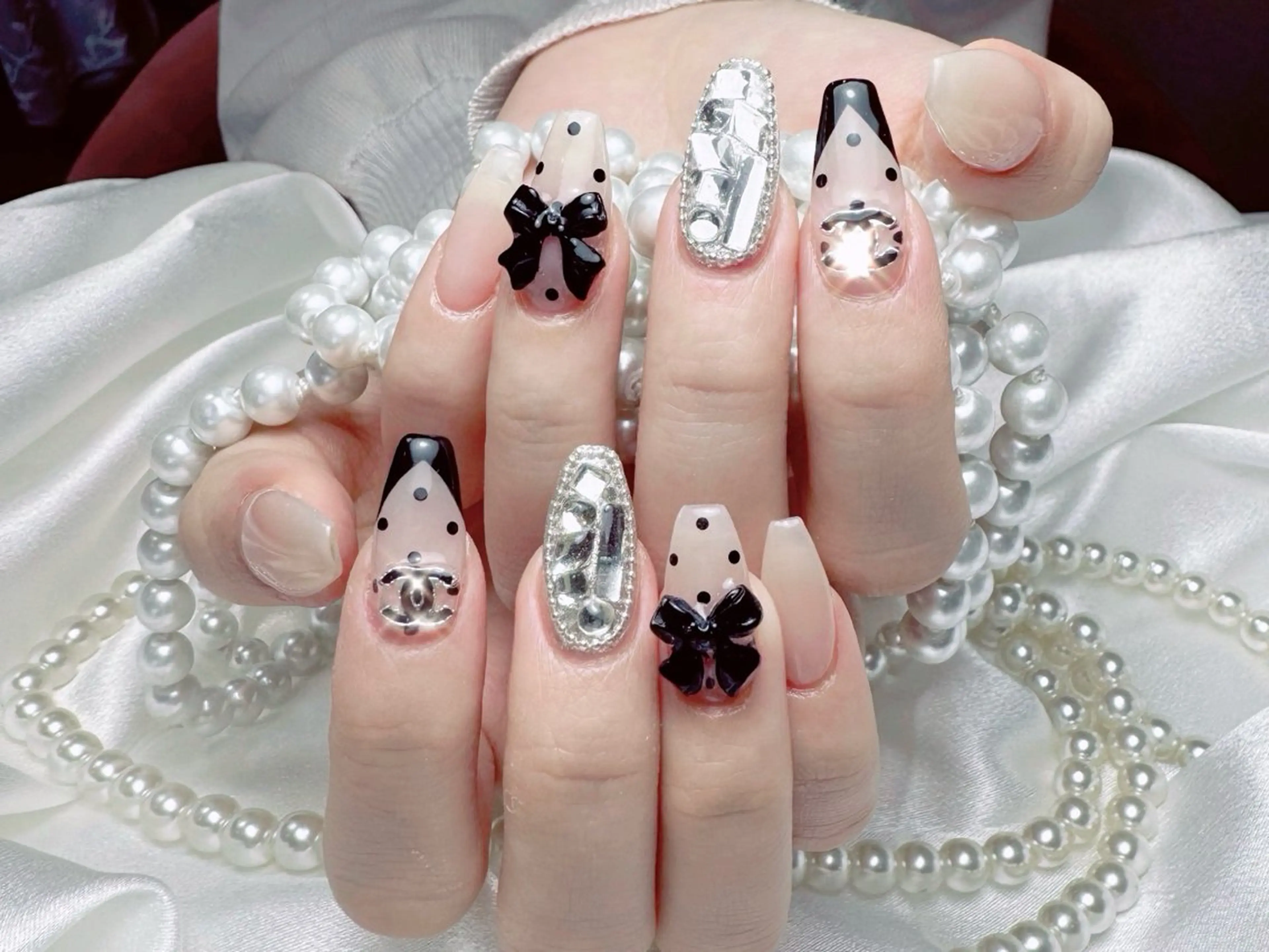 ネイル ハンドネイル チョウ チョウのネイルデザイン