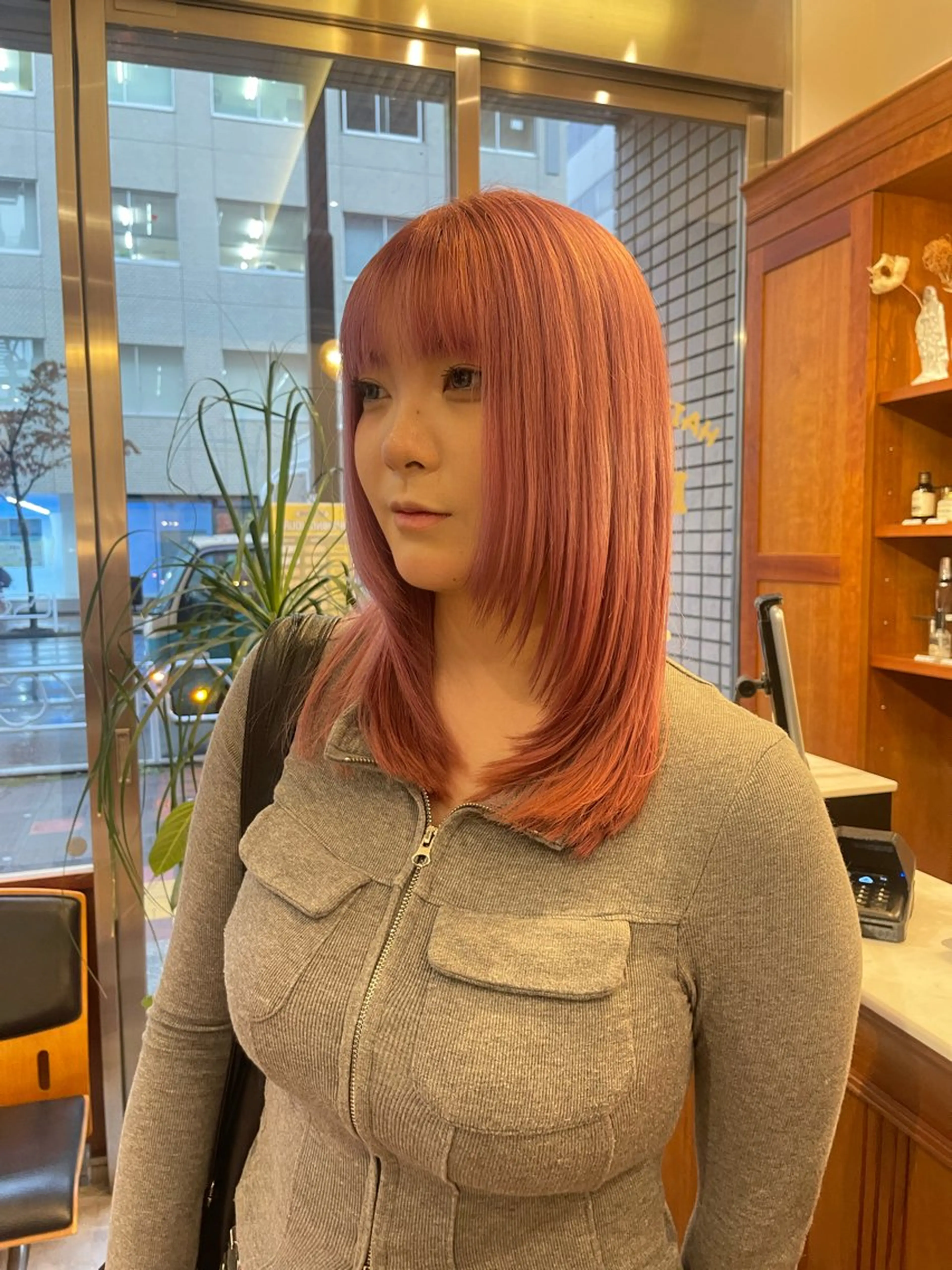 カラー ハイトーンカラー ヘアカラー SASAnagano 岩下サードゥのヘアスタイル