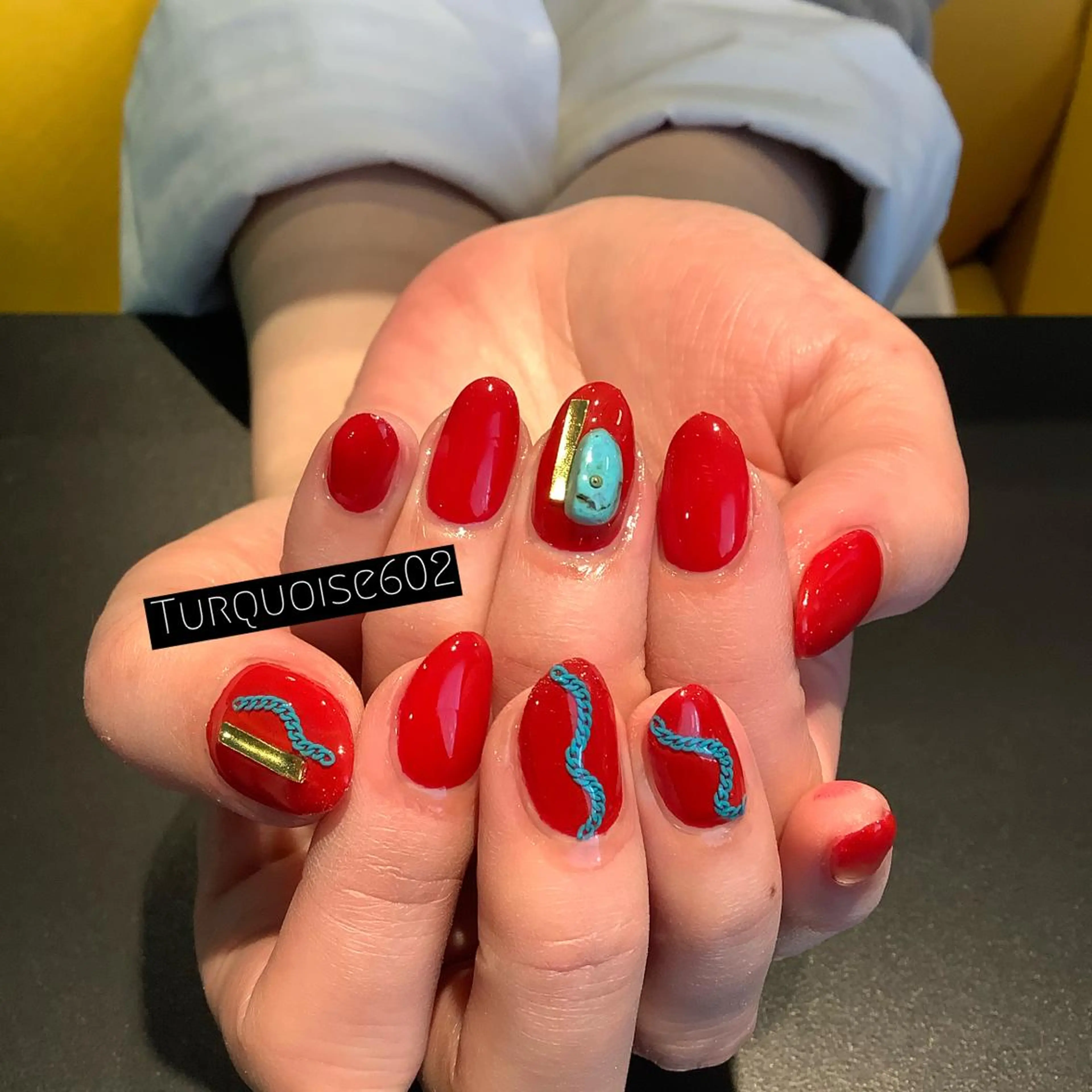 ネイル 個性派ネイルサロン 💅🏼ターコイズのネイルデザイン