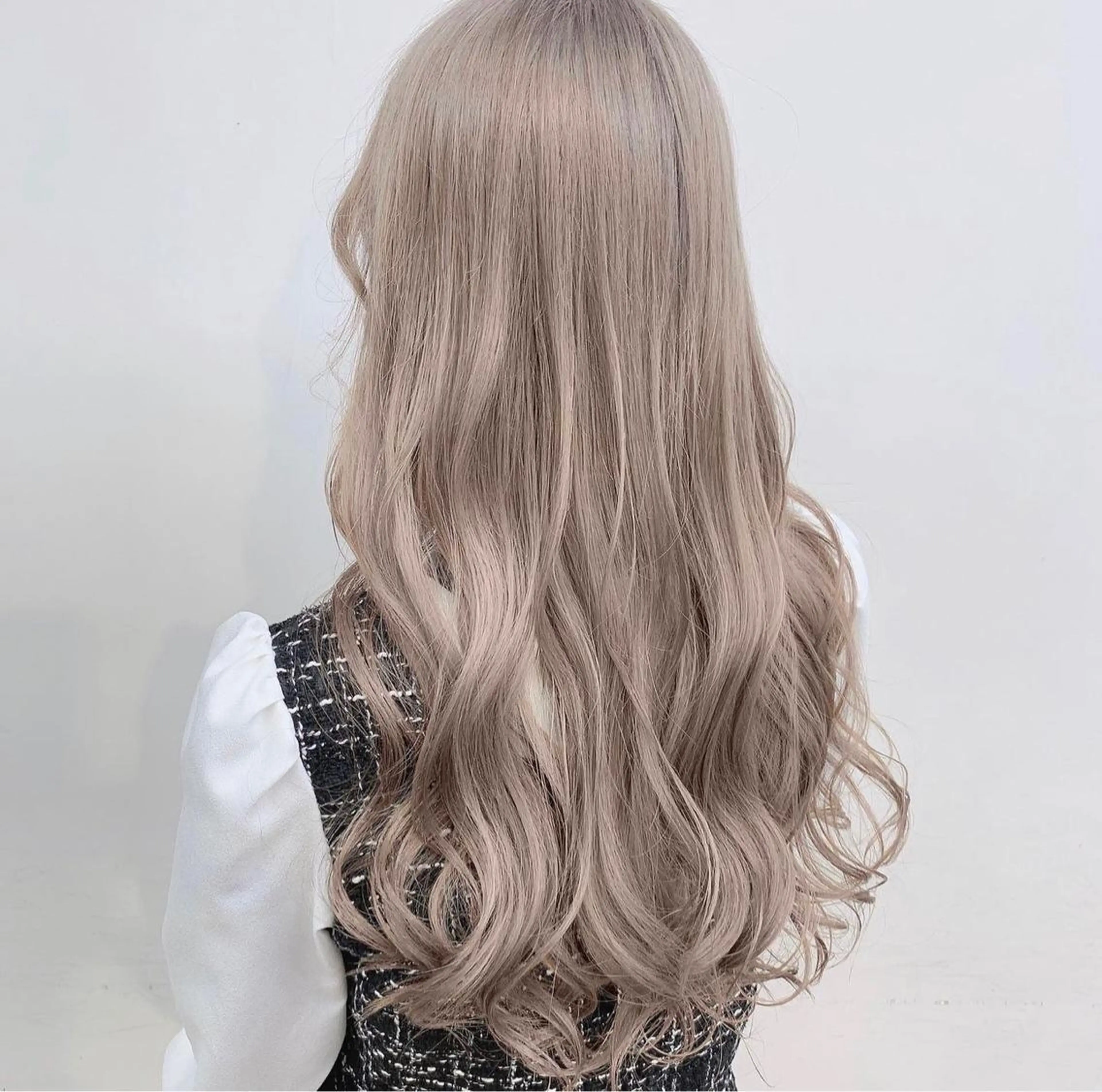 セミロング カラー パーマ ヘアアレンジ メンズ キッズ ネイル マツエク・マツパ アイブロウ メンズバレイヤージュ メンズブリーチ メンズハイライト メンズインナーカラー メンズ韓国風 カット ヘアカラー トリートメント nico TOKYO 渋谷所属・ブリーチ ハイトーン 特化🌈フジタハルキのヘアスタイル