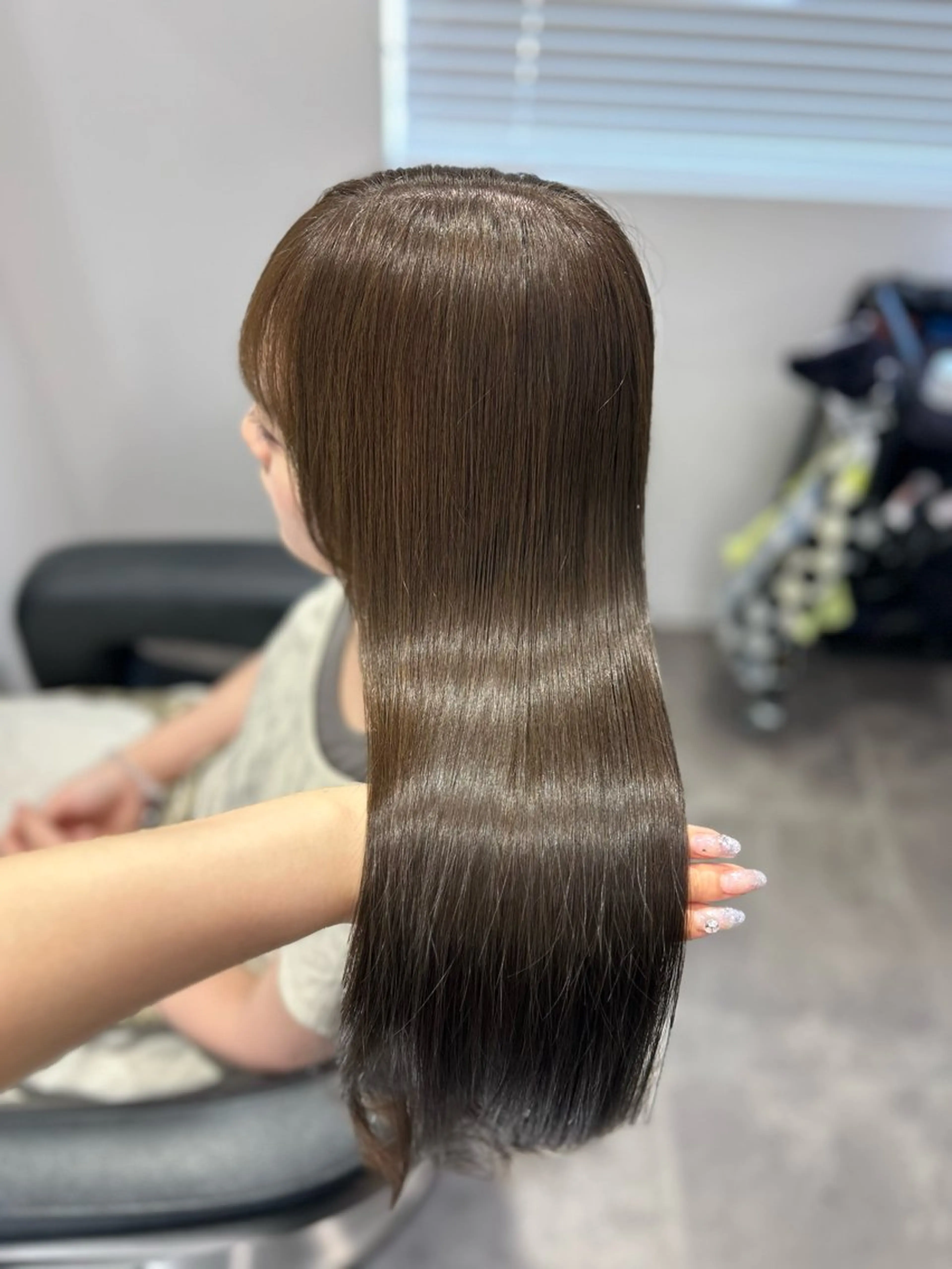 セミロング カラー ヘアアレンジ オリーブカラー ヘアカラー トリートメント ヘアセット 💎韓国/ レイヤー カット/ 暖色🫧のヘアスタイル