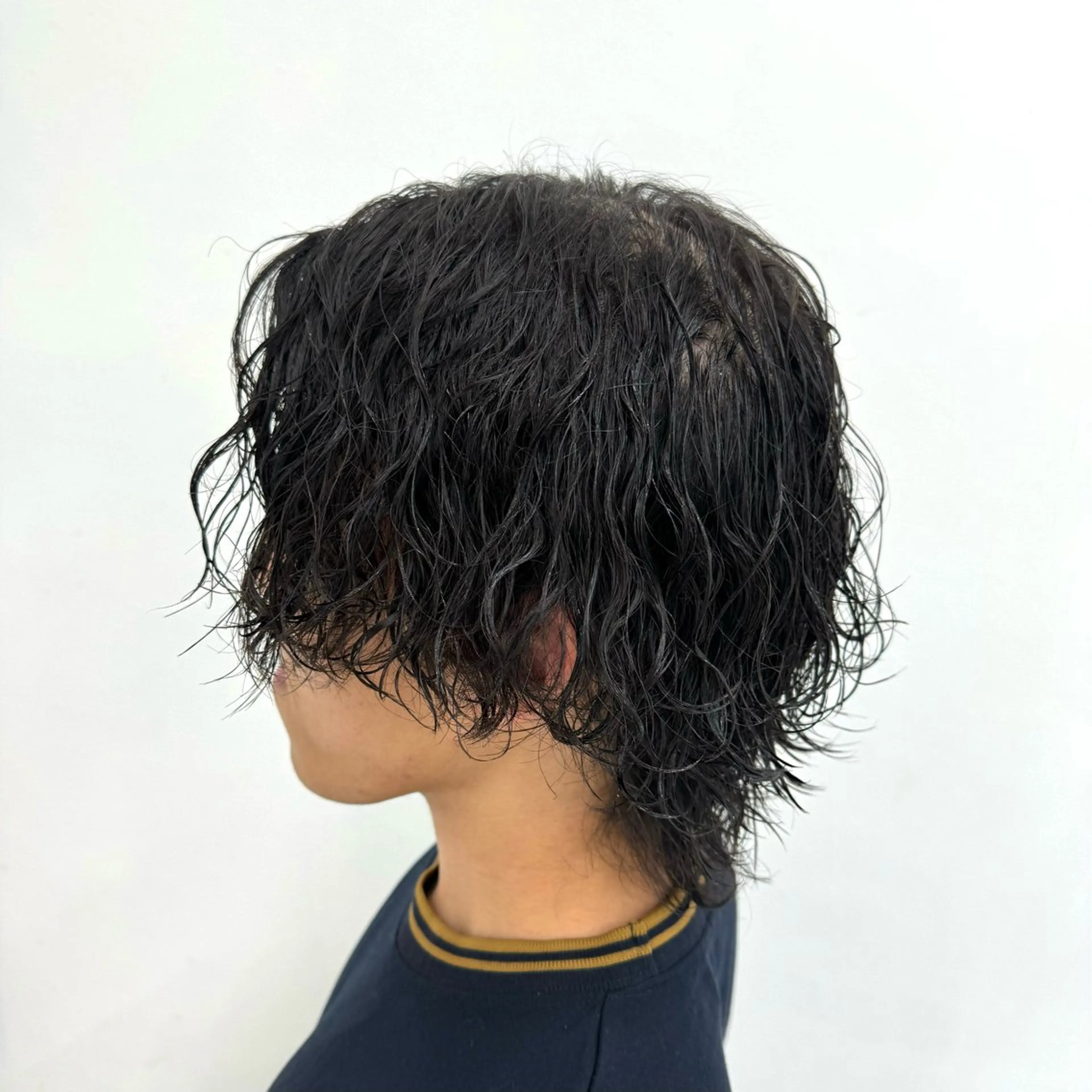 ミディアム パーマ メンズ 波巻きパーマ メンズウルフカット ウルフカット 柏メンズカットパーマ NO.1タイチのヘアスタイル