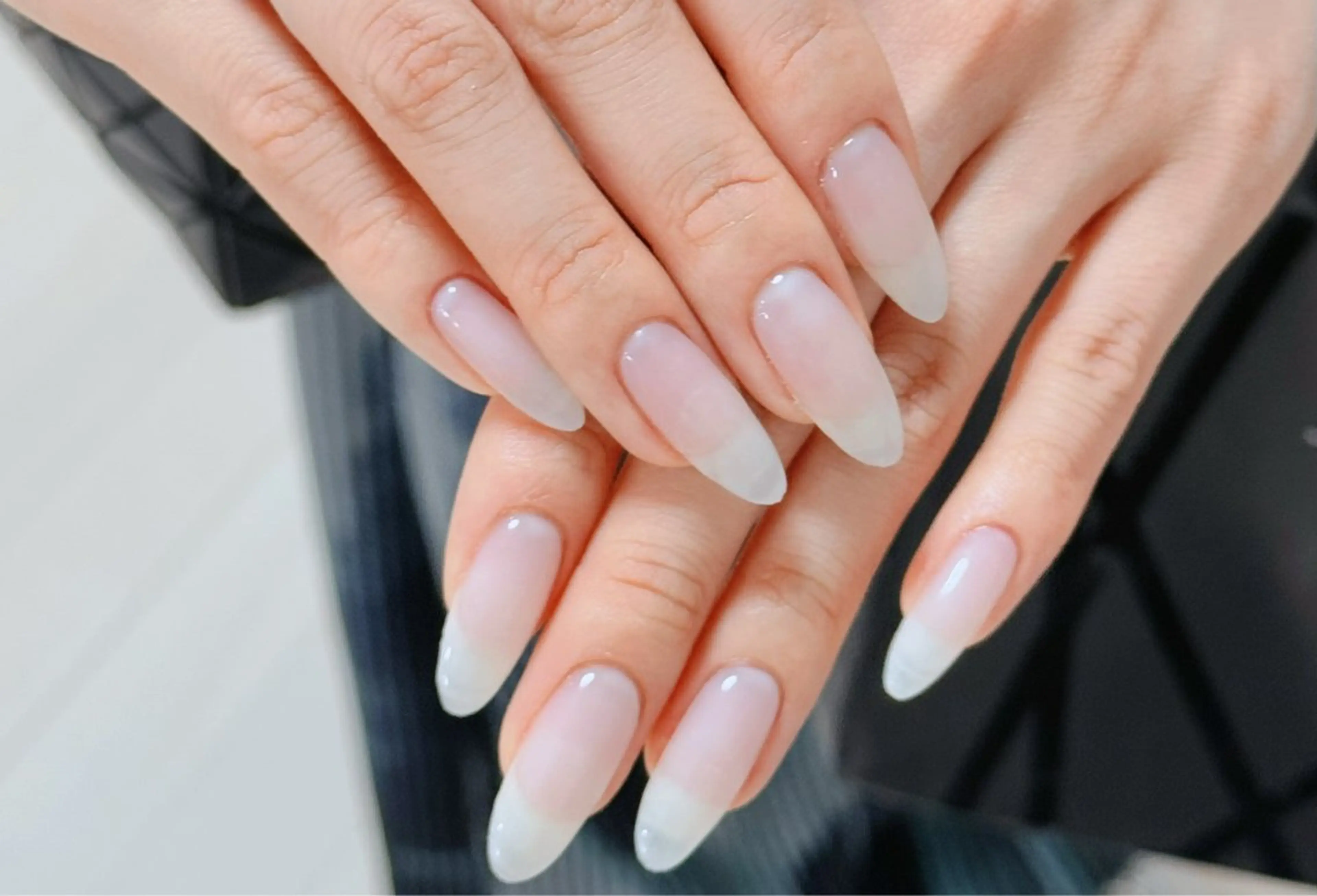 ネイル フレンチネイル グラデーション キラキラネイル 韓国ネイル マグネットネイル ハンドネイル 🎀🎀YooLi Nail Salonのネイルデザイン