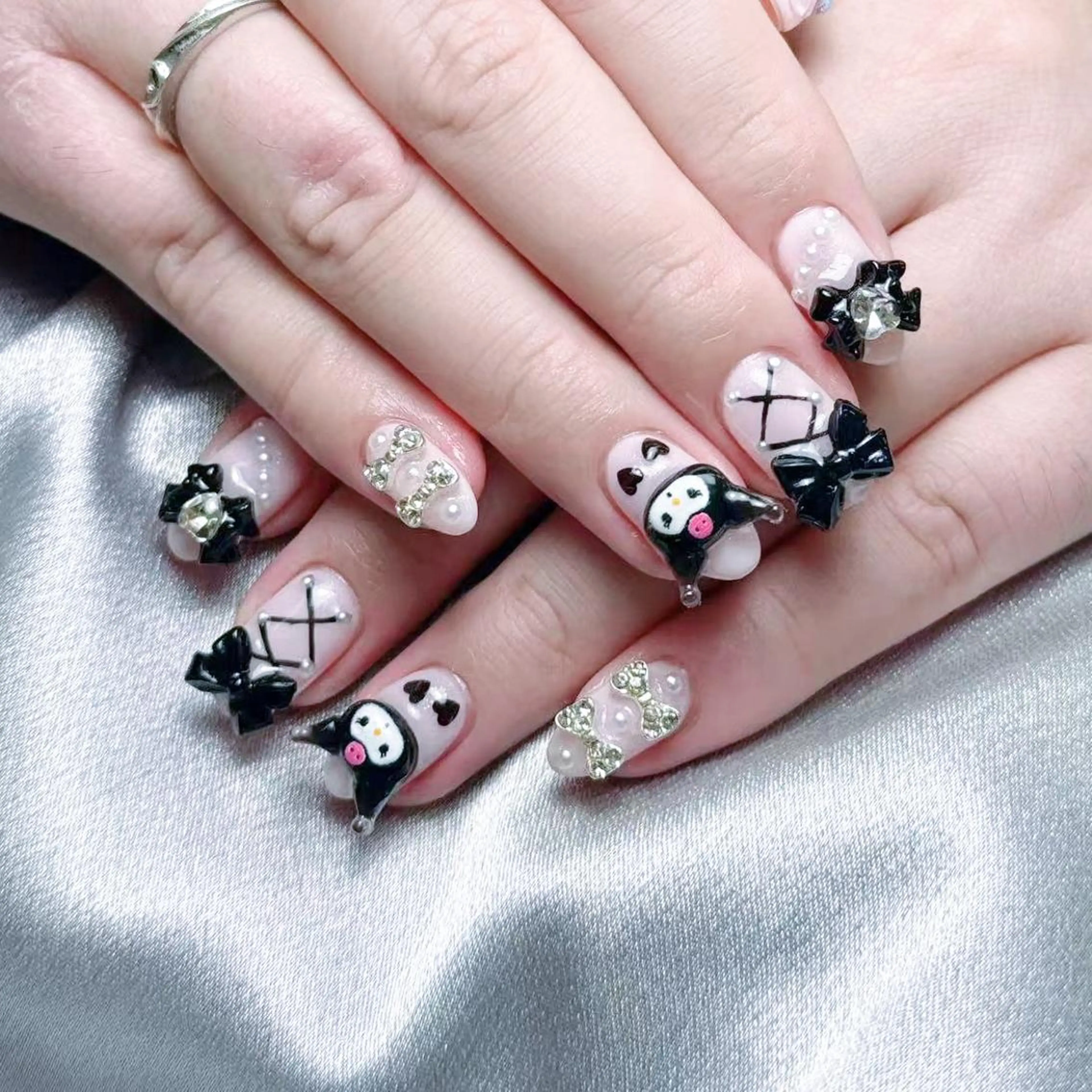 ネイル queensnail 🧸mikaのネイルデザイン