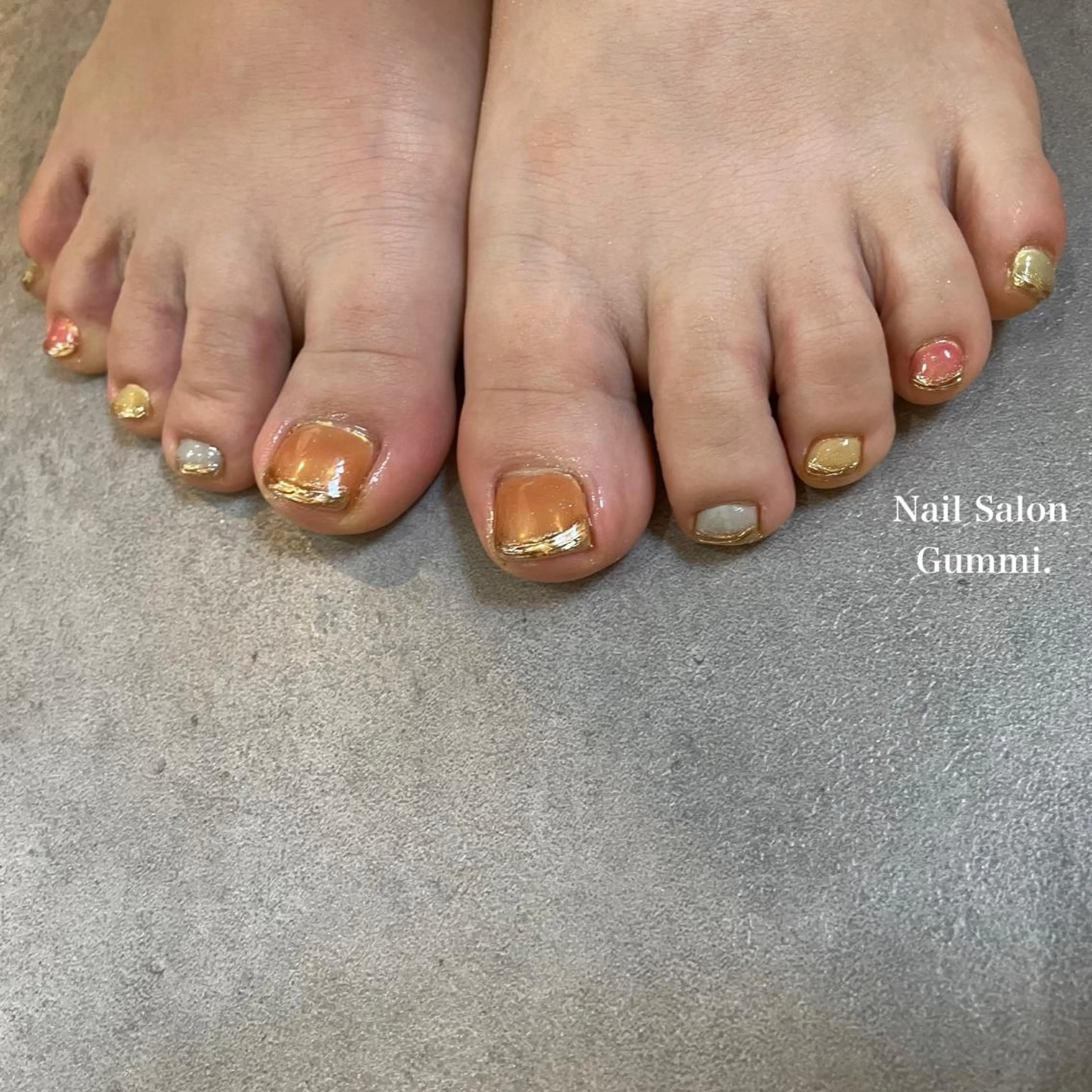 ネイル フットネイル キラキラネイル 韓国ネイル ラメ(グリッター) ミラーネイル Nail Salon Gummi.のネイルデザイン