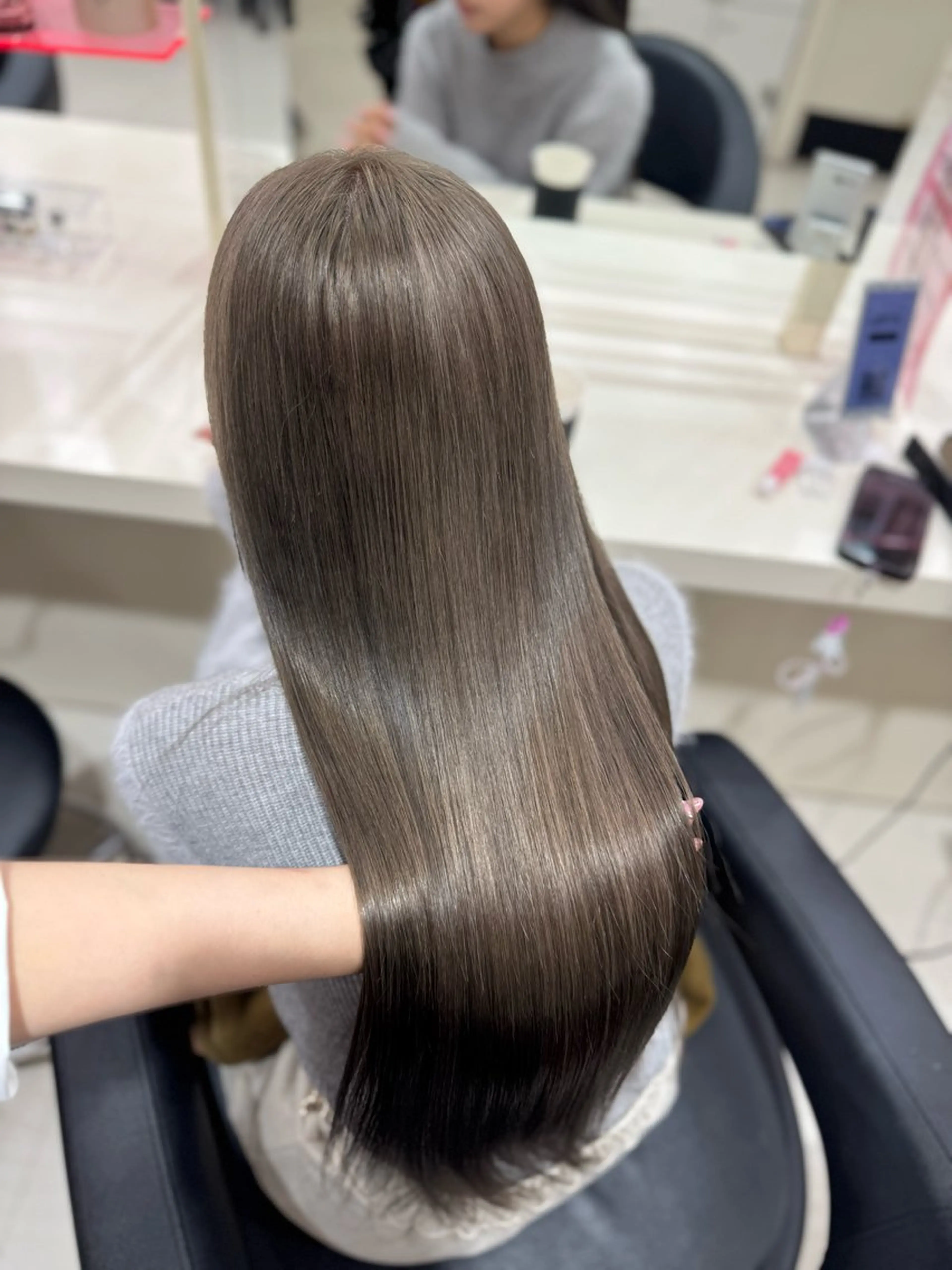 ロング カラー ヘアカラー トリートメント ヘアセット 🤍韓国大人っぽ ベージュMAI🤍のヘアスタイル