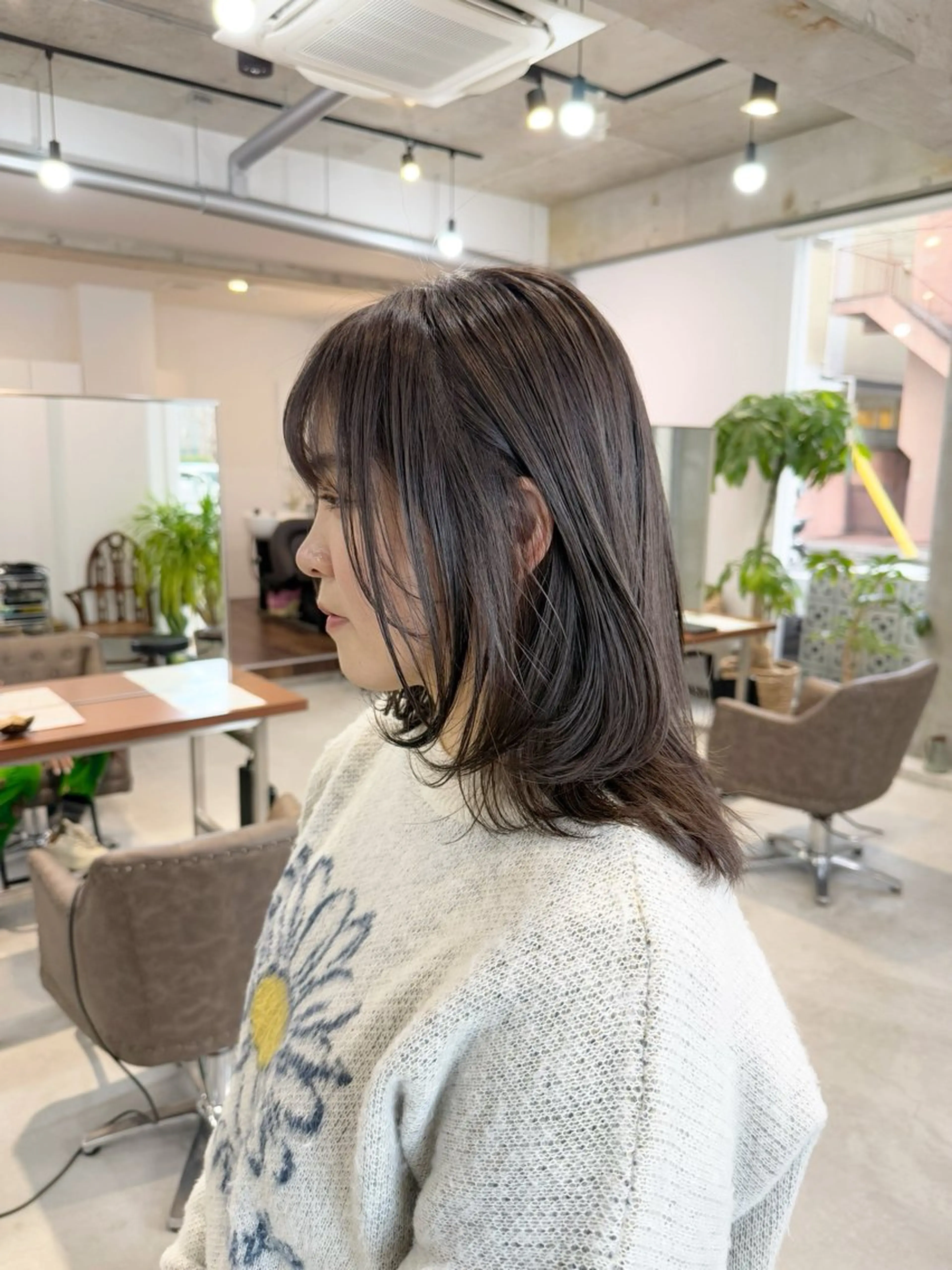 セミロング カラー アッシュ レイヤーカット カット ヘアカラー トリートメント カイリ /レイヤーカットのヘアスタイル