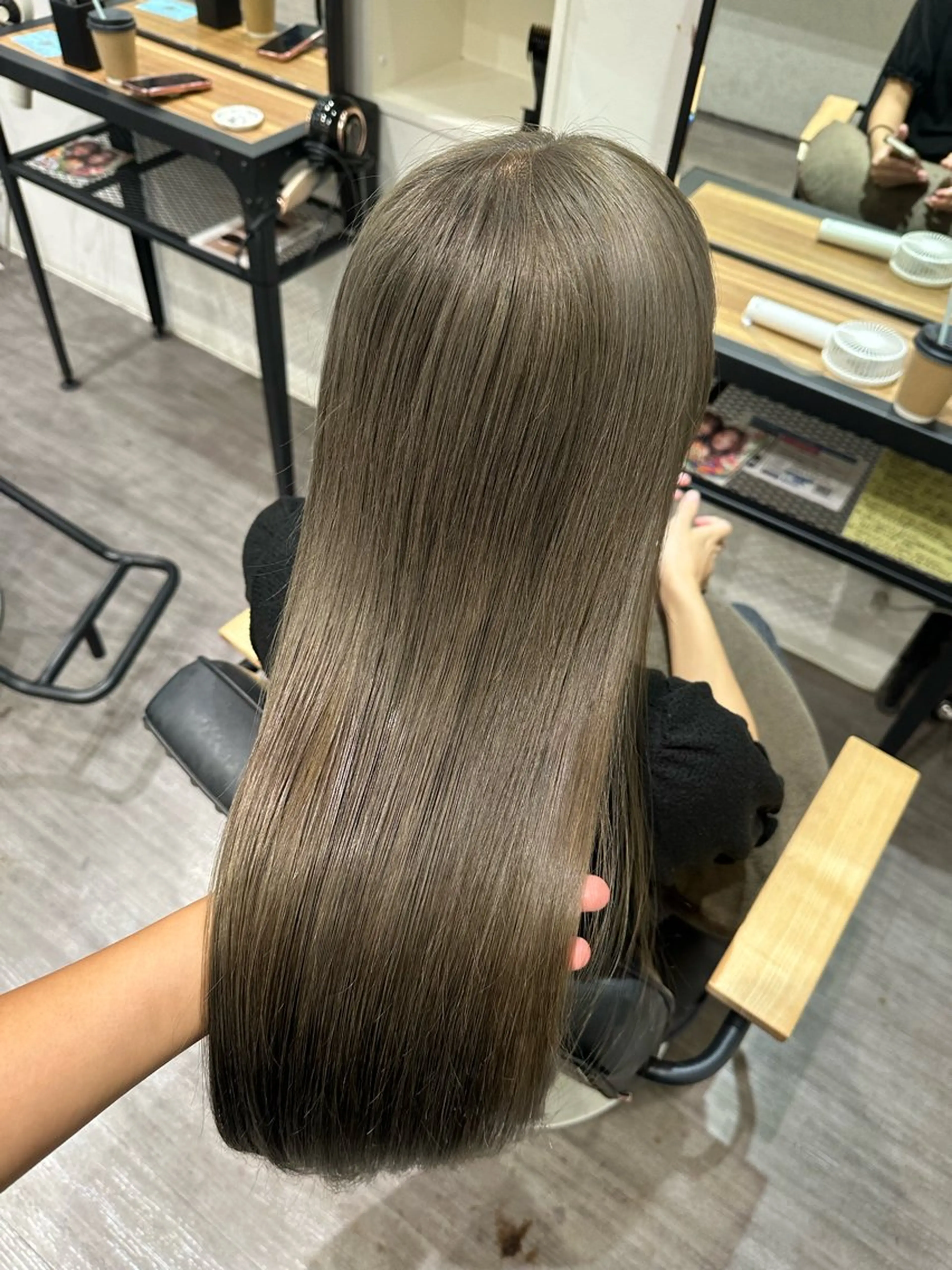 ロング カラー グレージュ カット ヘアカラー トリートメント 艶髪レイヤー上田 紗也🇰🇷💗のヘアスタイル